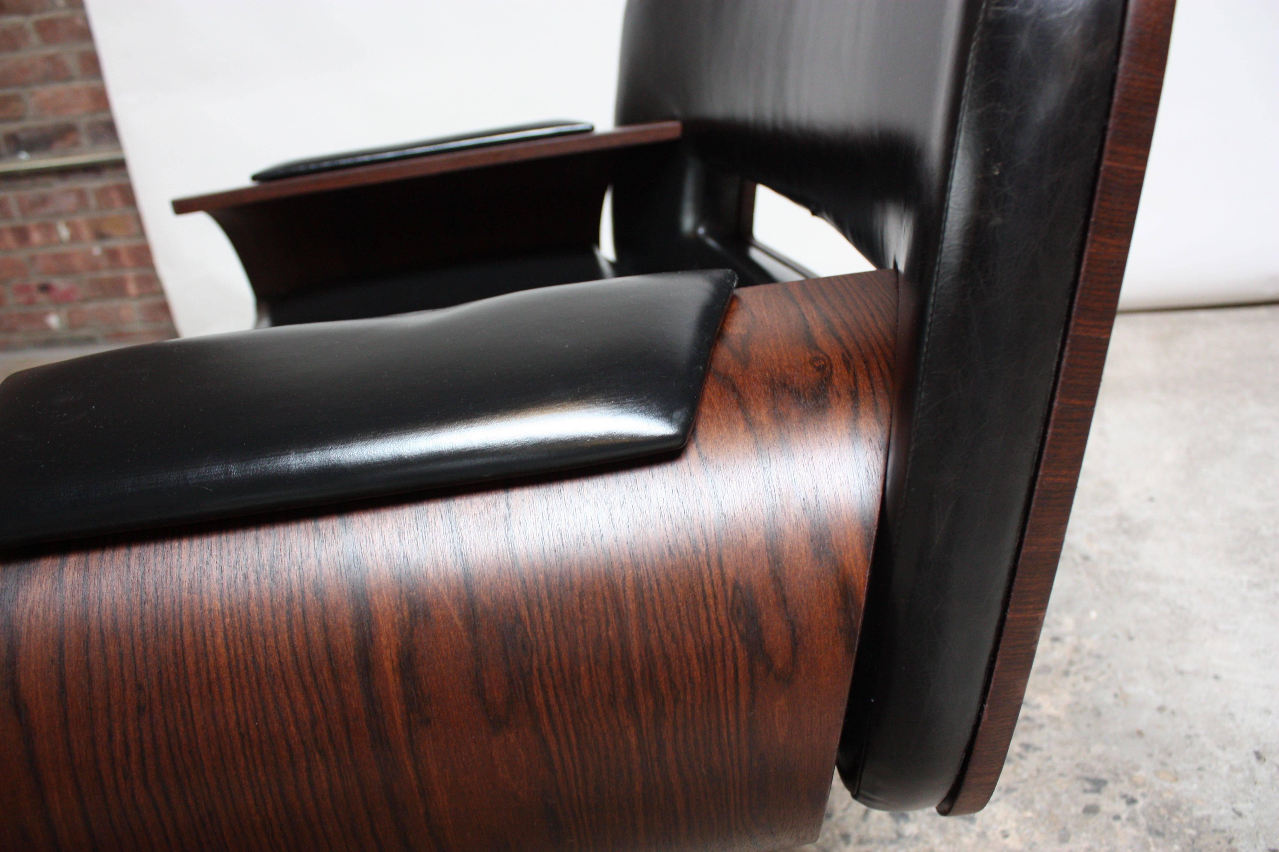 Brazilian Modern Jacaranda and Leather Swiveling Lounge Chair by Jorge Zalszupin 9