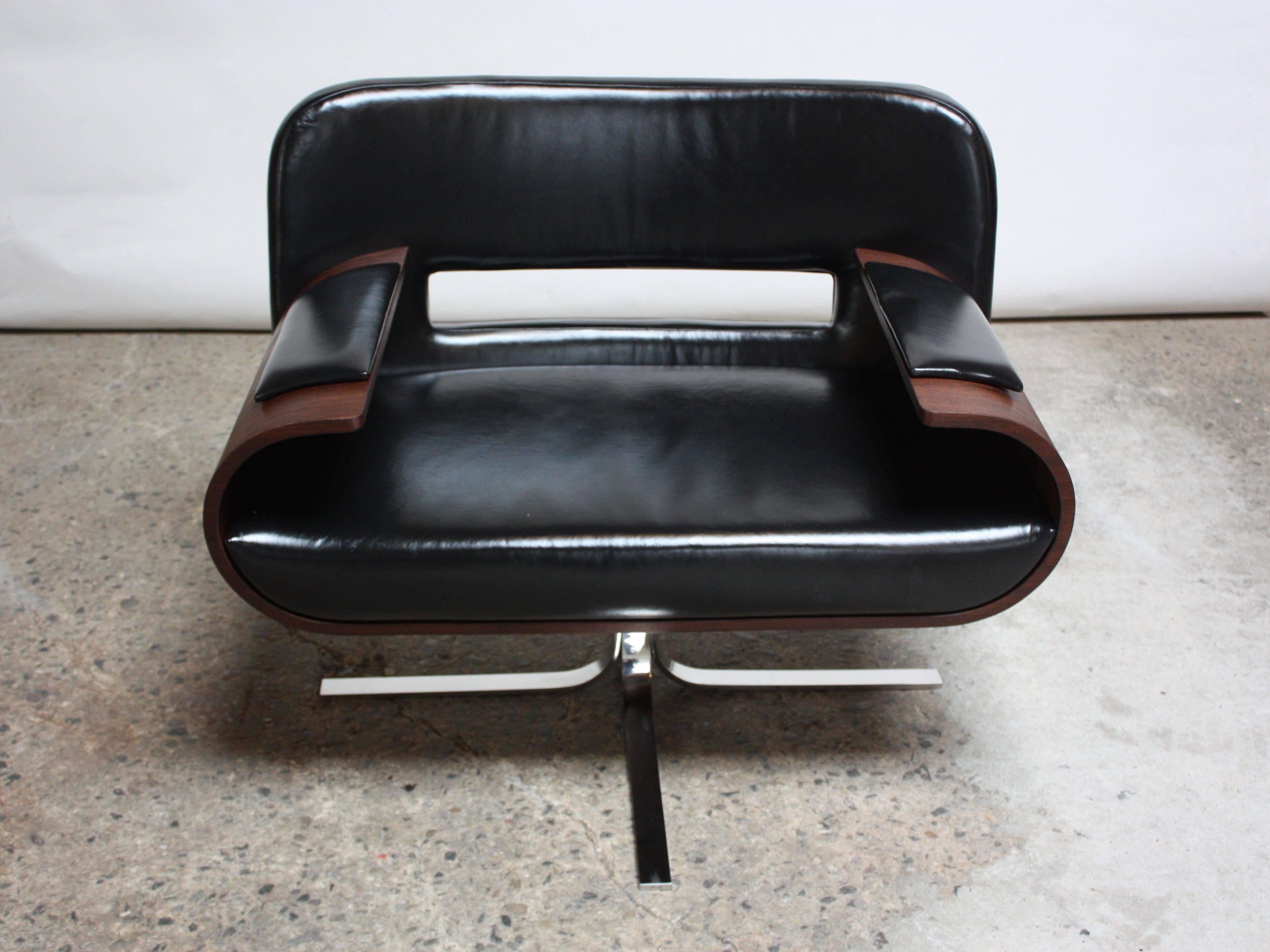 Stainless Steel Brazilian Modern Jacaranda and Leather Swiveling Lounge Chair by Jorge Zalszupin