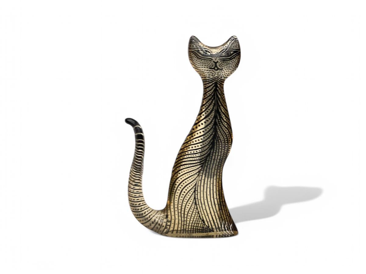 Mid-Century Modern Brazilian Modern Kinetic Sculpture of a Cat in Resin, Abraham Palatinik, 1960s