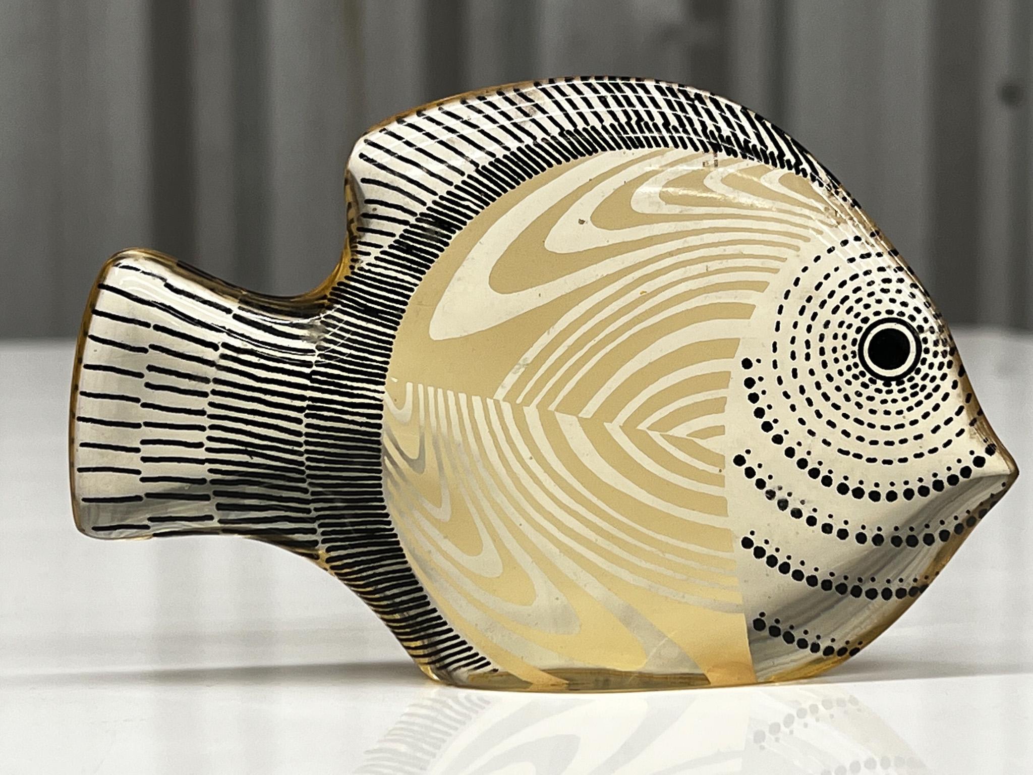 This Brazilian modern sculpture of a fish was designed by Abraham Palatinik in the 1960s. It is part of the Artemis collection that features hundreds of different animals, each with sleek, flat silhouettes. The original manufacturing label can be