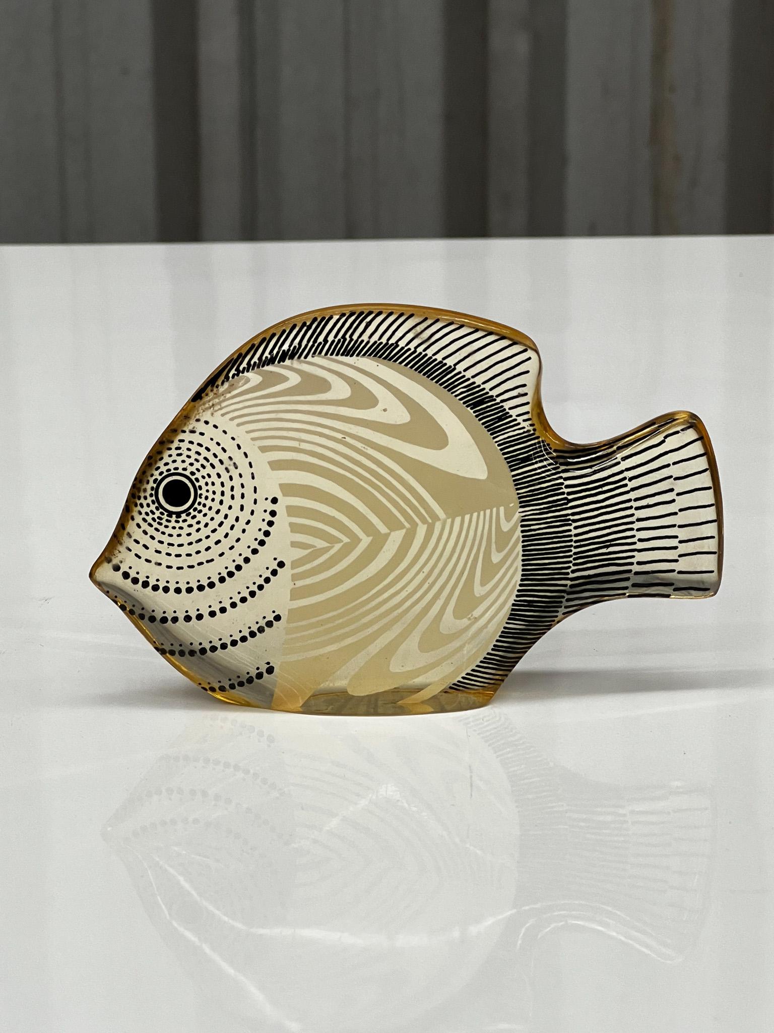 Mid-Century Modern Brazilian Modern Kinetic Sculpture of a Fish in Resin,  Abraham Palatinik, 1960s For Sale