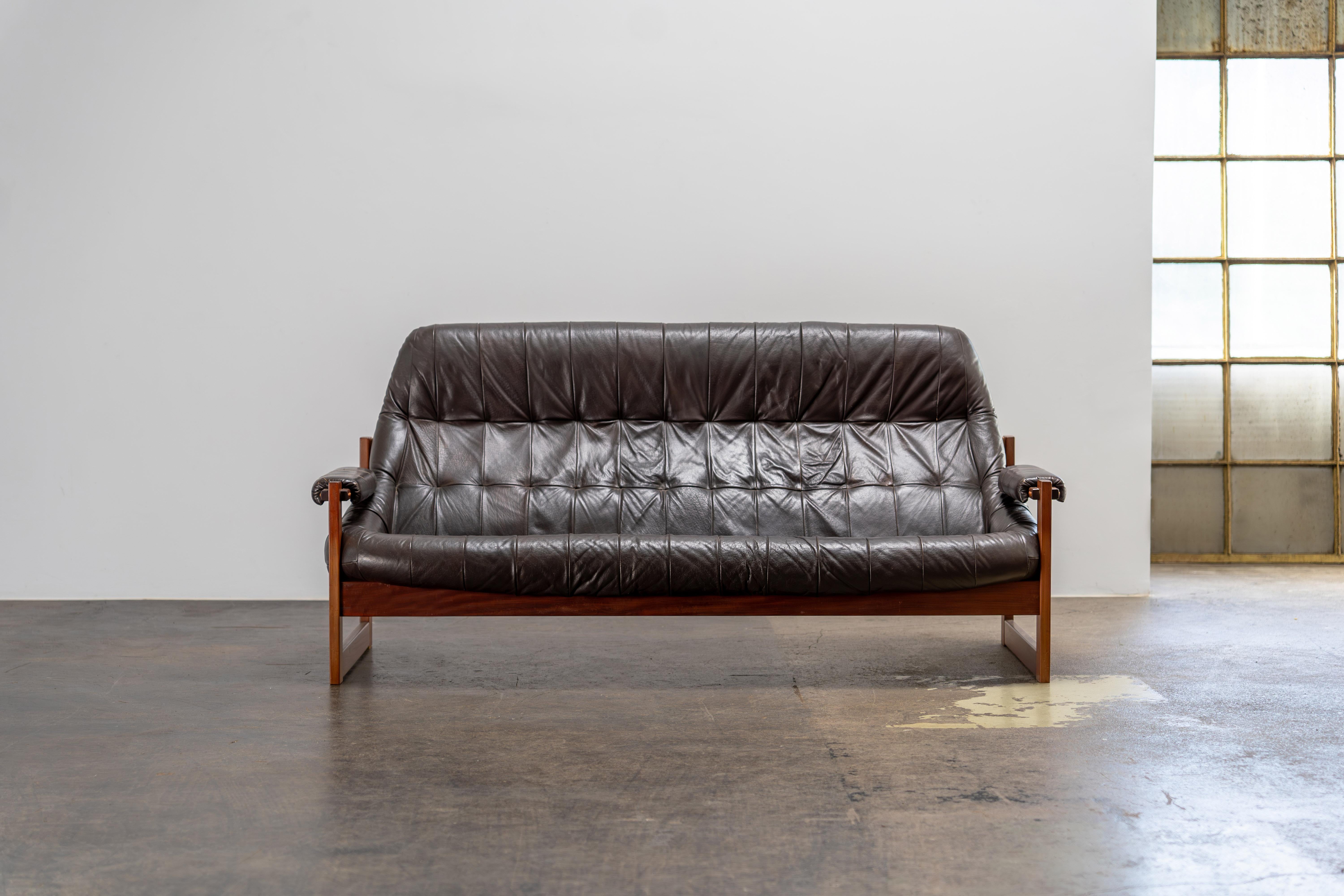 Brazilian Modern Leather Sofas and Lounge Chair by Percival Lafer Brazil, 1970s For Sale 8