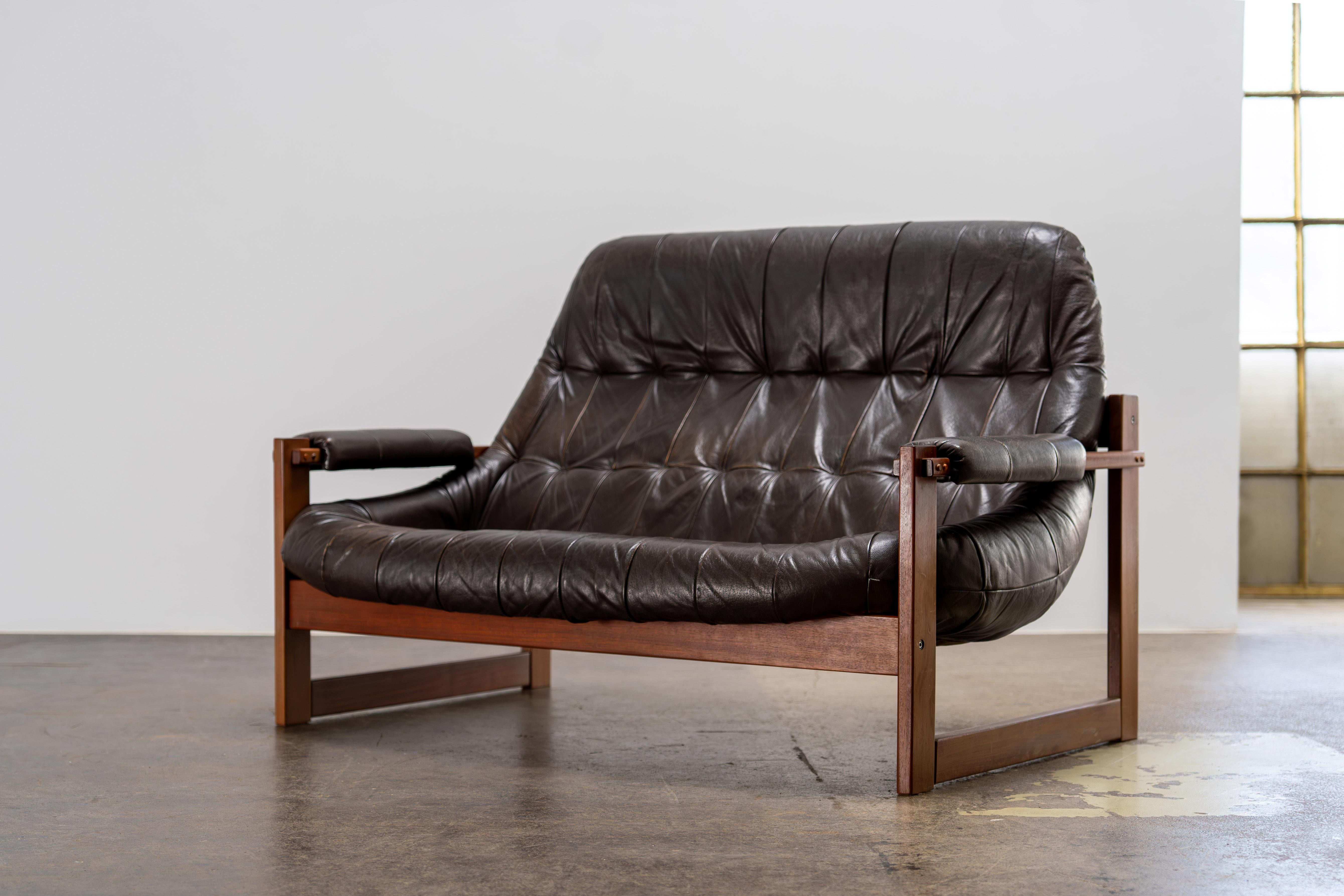 Brazilian Modern Leather Sofas and Lounge Chair by Percival Lafer Brazil, 1970s For Sale 10