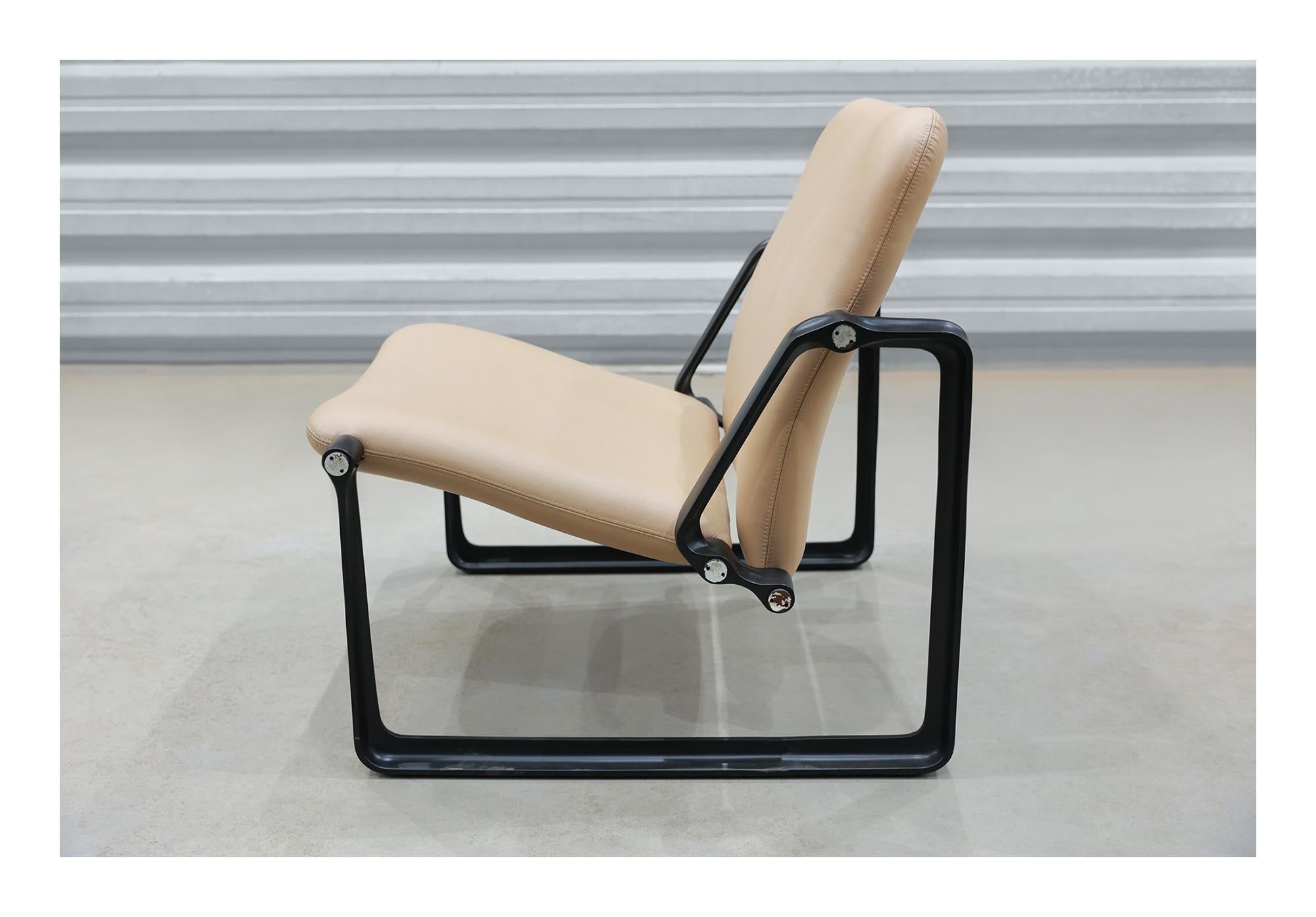 20th Century Brazilian Modern “Lobby” armchairs by Jorge Zalszupin in metal and leather, 1970 For Sale