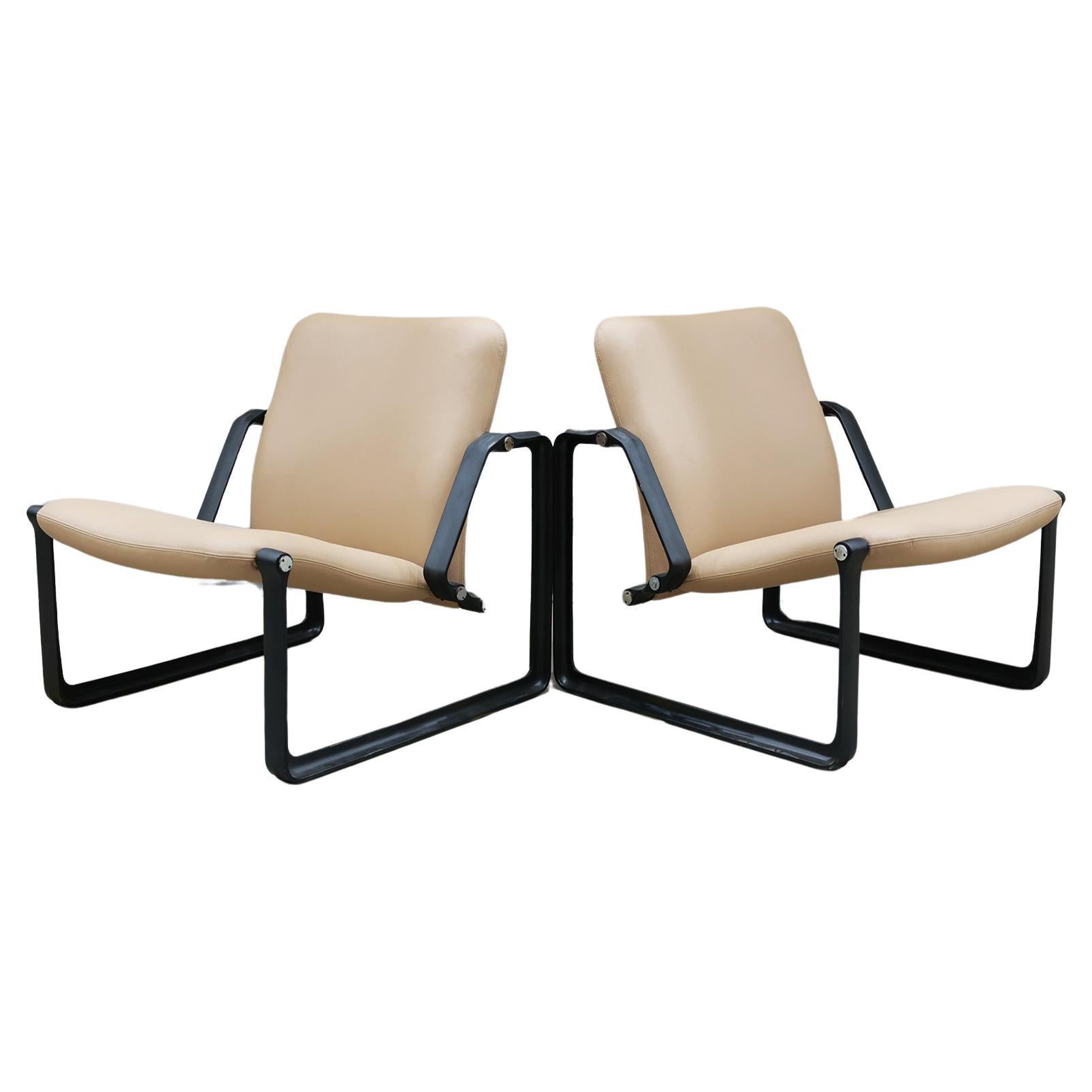 Brazilian Modern “Lobby” armchairs by Jorge Zalszupin in metal and leather, 1970 For Sale