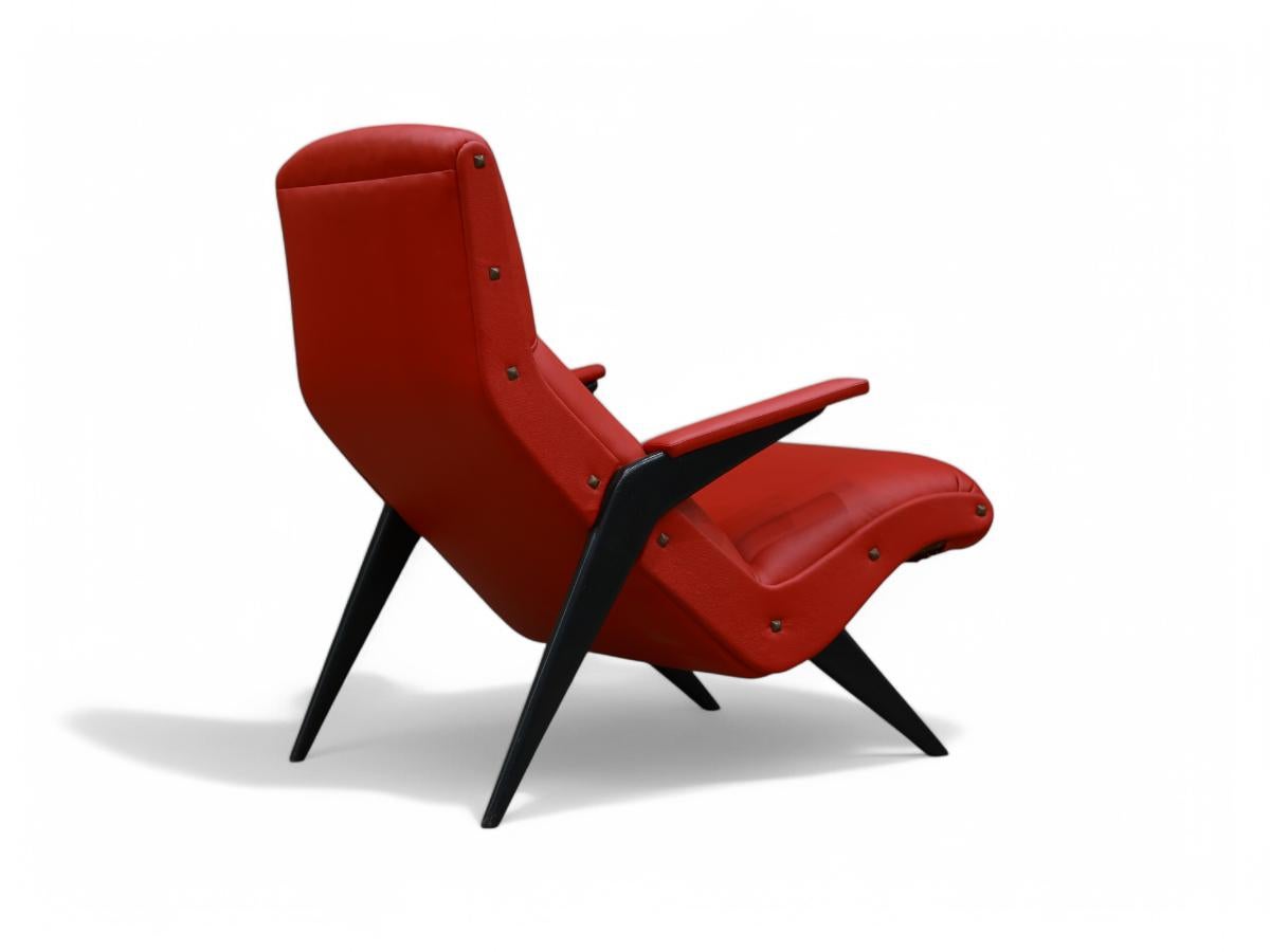 Mid-Century Modern Chaise longue moderne brésilienne en bois dur et cuir, c. 1950s, unknown en vente
