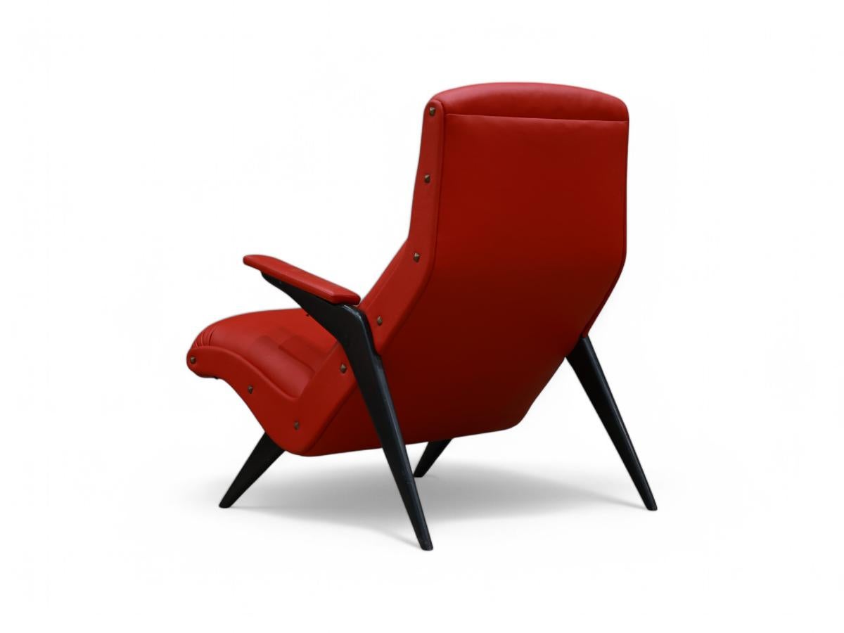 Fait main Chaise longue moderne brésilienne en bois dur et cuir, c. 1950s, unknown en vente