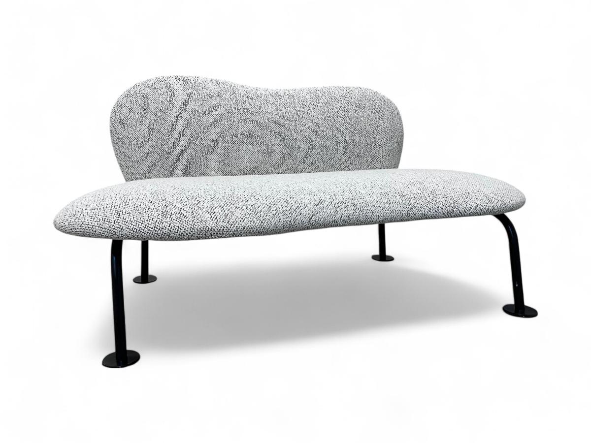 Loveseat Moderno Brasileño de Forma Orgánica en Hierro y Boucle Gris, c. 1950 Moderno de mediados de siglo en venta
