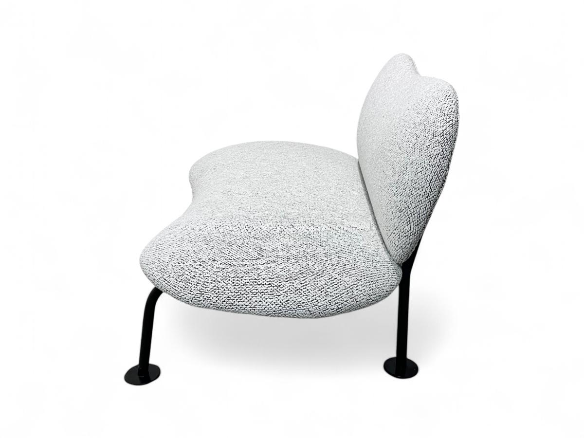 Loveseat Moderno Brasileño de Forma Orgánica en Hierro y Boucle Gris, c. 1950 Metalistería en venta