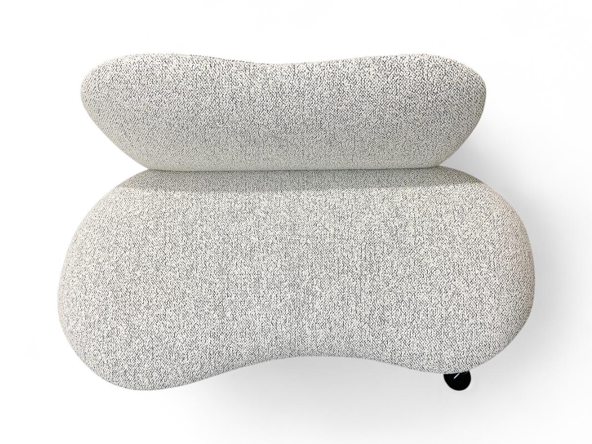 Loveseat Moderno Brasileño de Forma Orgánica en Hierro y Boucle Gris, c. 1950 siglo XX en venta