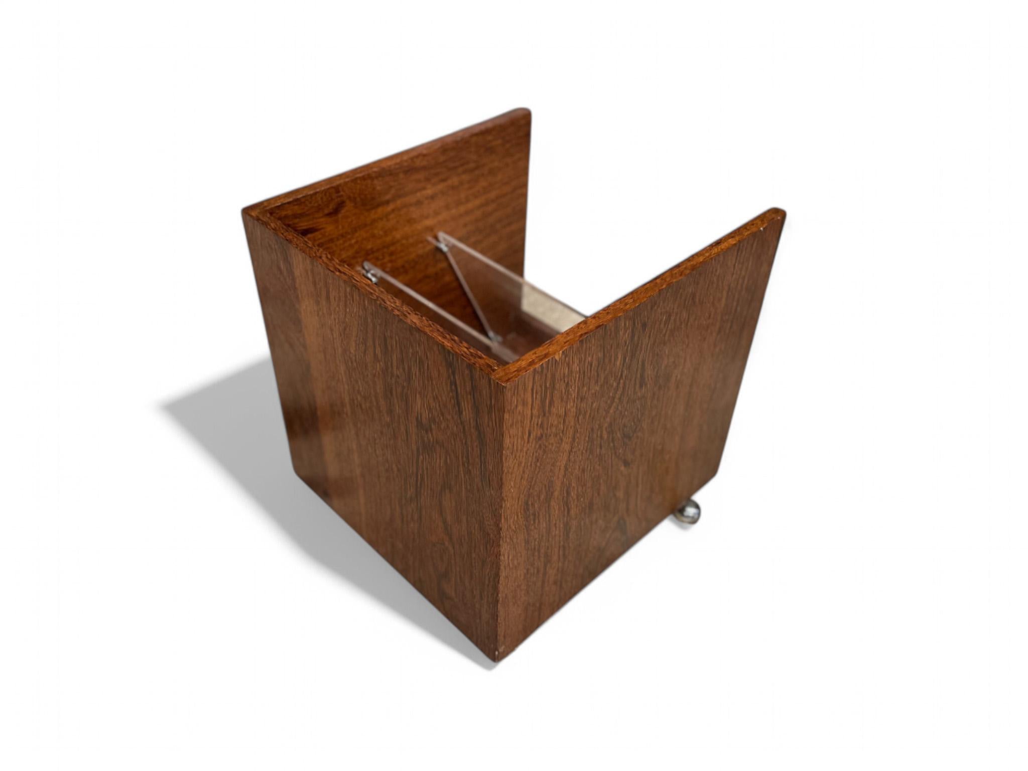 20th Century Brazilian Modern Magazine & LP Rack with Wheels in Wood, Acrylic. Brazil, 1970's For Sale