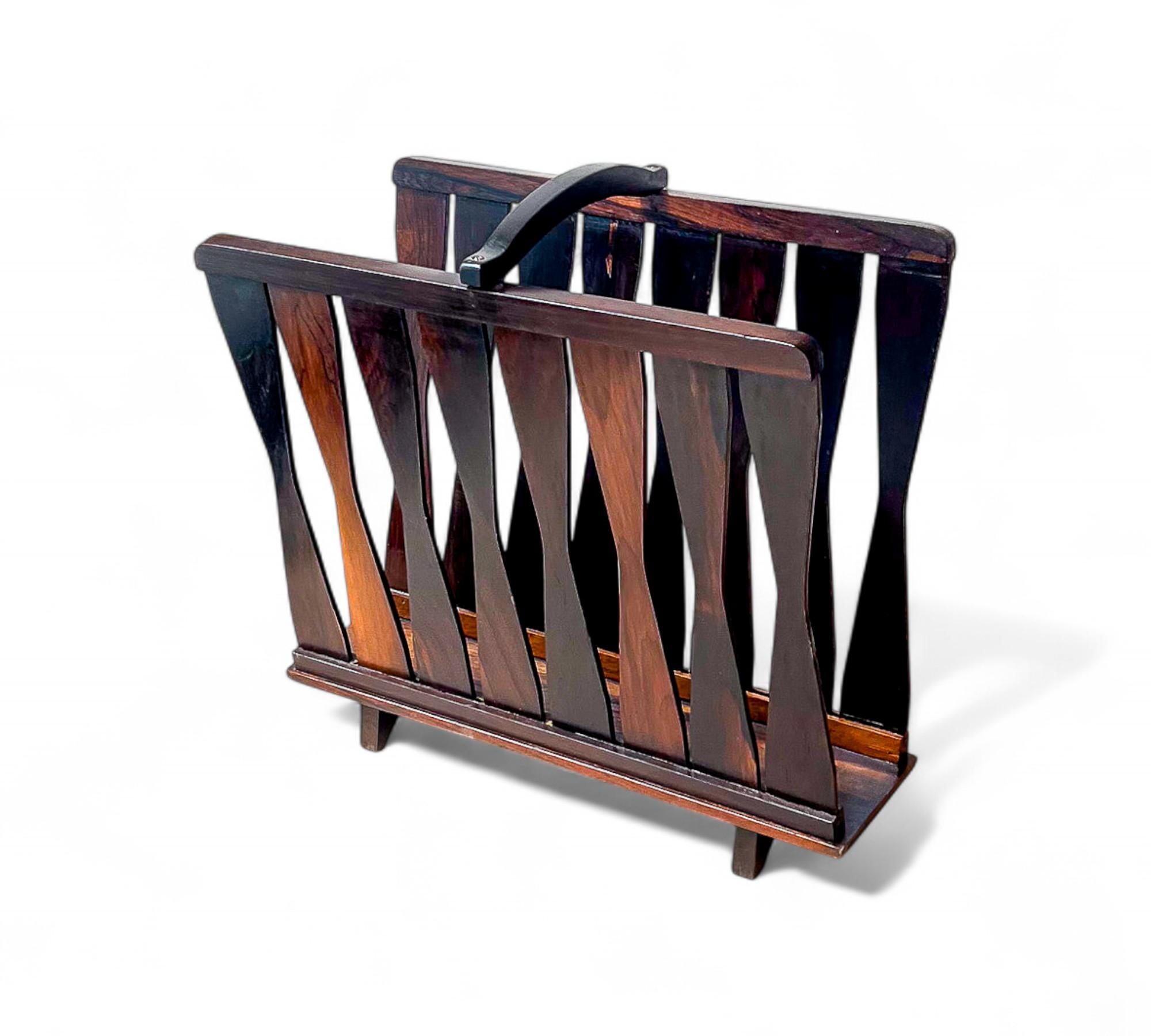 Brazilian Modern Magazine Rack in Hardwood, Brazil, 1960s In Good Condition For Sale In New York, NY