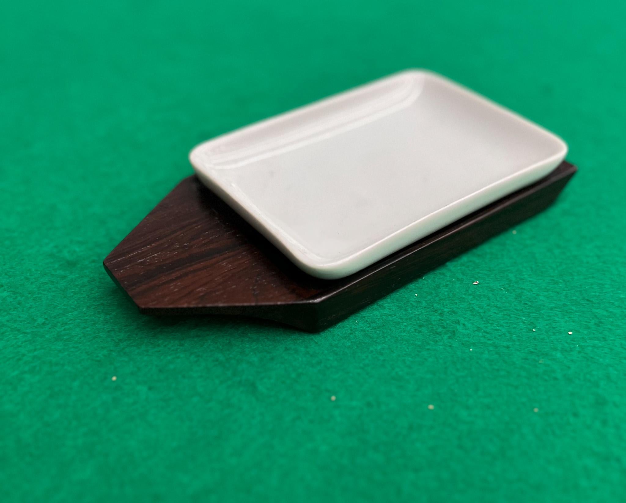 Brazilian Modern Miniature Serving Platter in Hardwood & Ceramic by Casa Finland In Good Condition For Sale In New York, NY