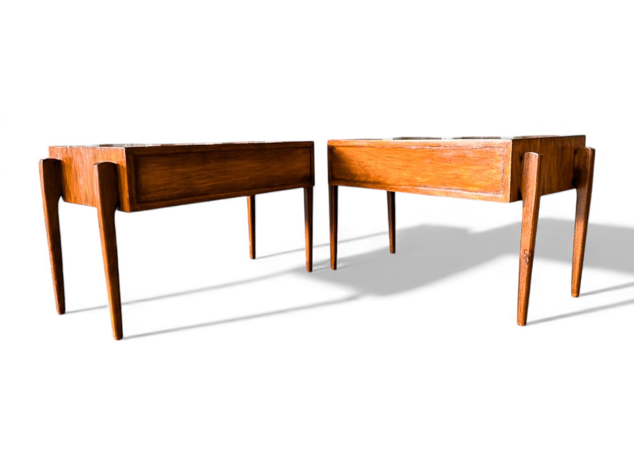 Tables de chevet modernes brésiliennes avec tiroir en bois de Caviuna, Inconnu, années 1950 en vente 7