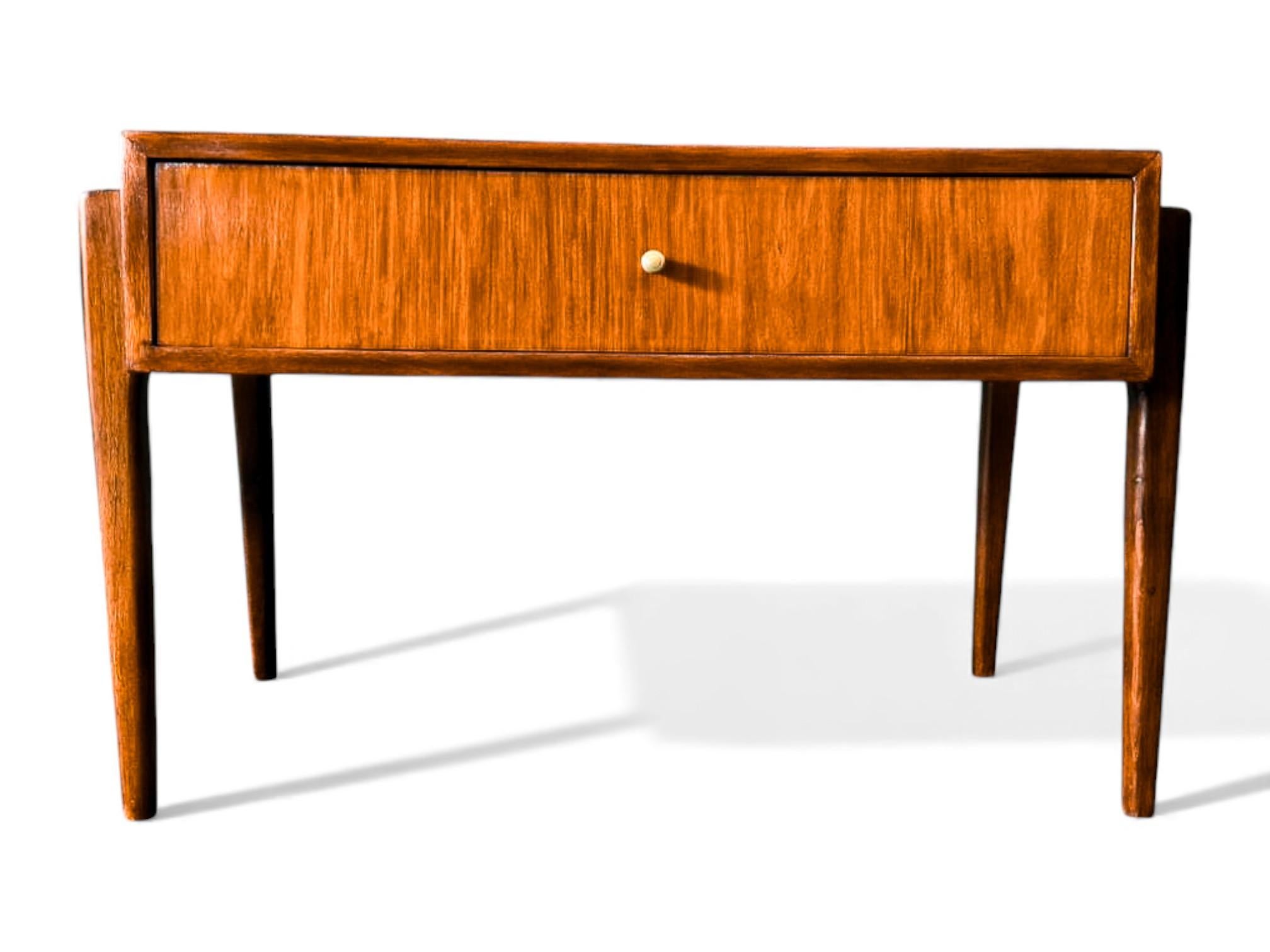 Tables de chevet modernes brésiliennes avec tiroir en bois de Caviuna, Inconnu, années 1950 en vente 8