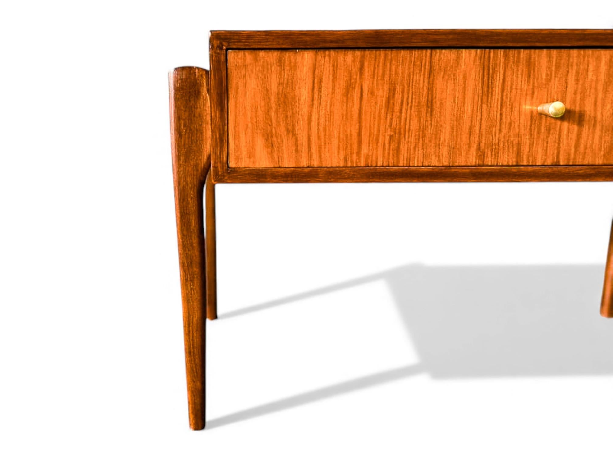 Tables de chevet modernes brésiliennes avec tiroir en bois de Caviuna, Inconnu, années 1950 en vente 10