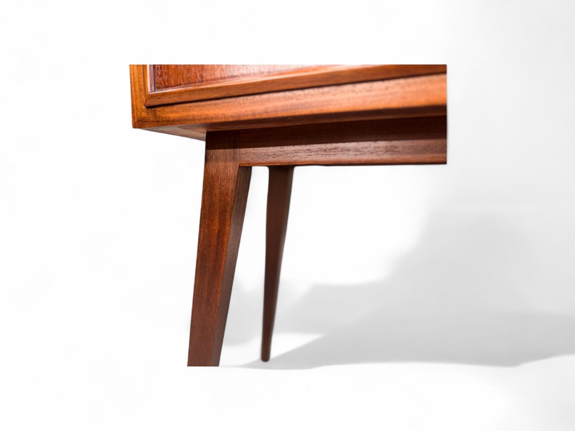 Tables de chevet modernes brésiliennes avec tiroir en bois dur, Tepperman, années 1950, Brésil en vente 5