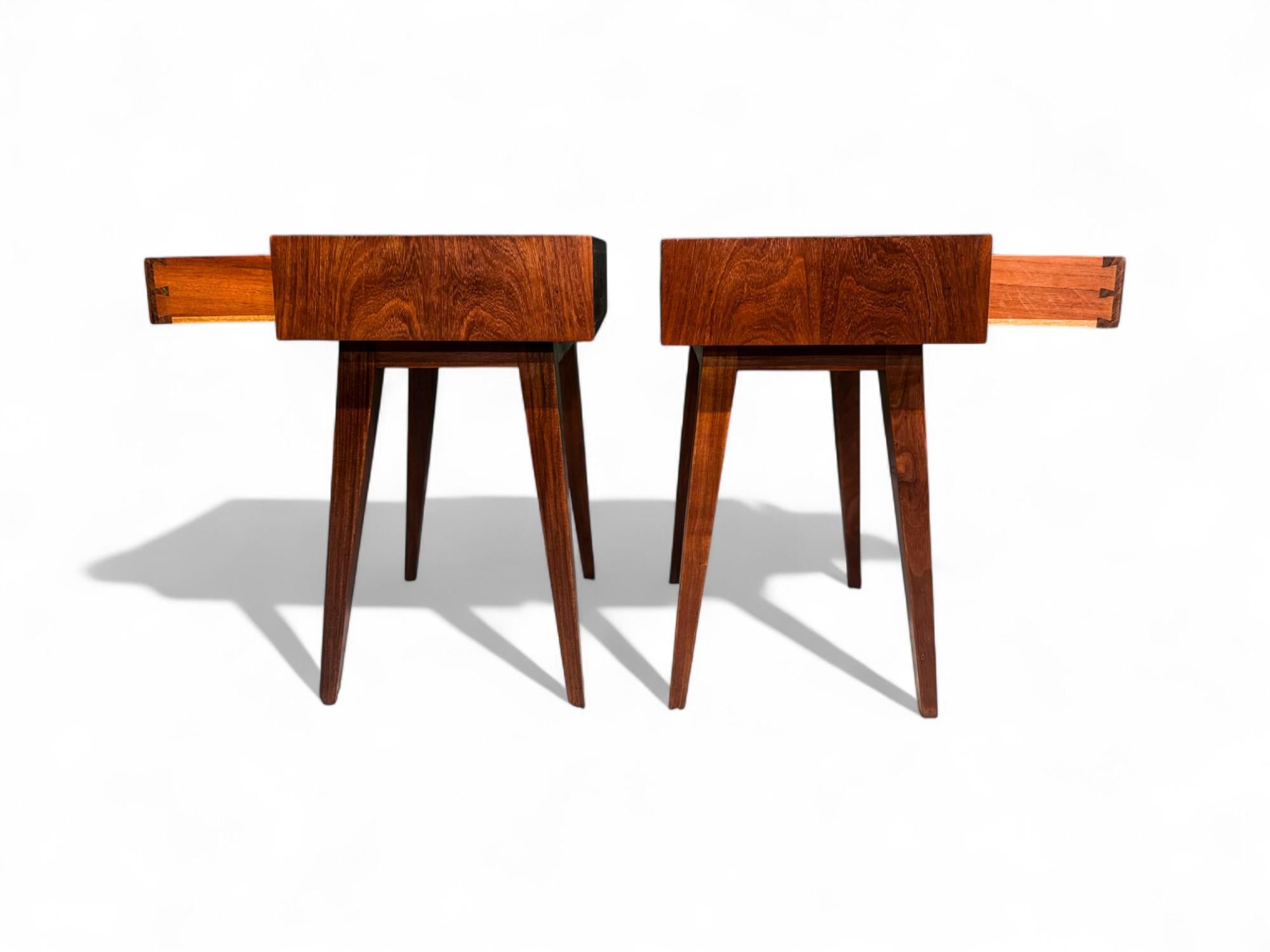 Tables de chevet modernes brésiliennes avec tiroir en bois dur, Tepperman, années 1950, Brésil en vente 6