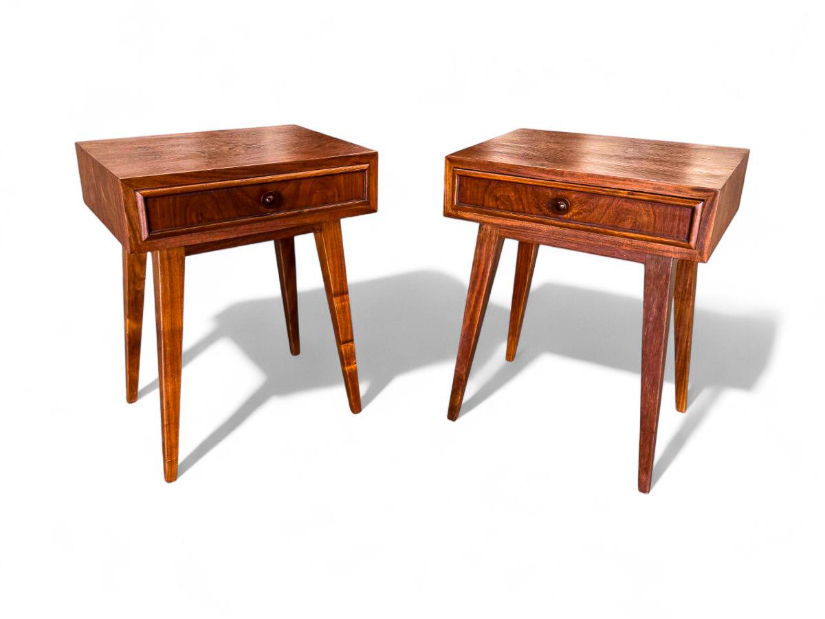 XX secolo Comodini moderni brasiliani con cassetto in legno duro, Tepperman, anni '50, Brasile in vendita