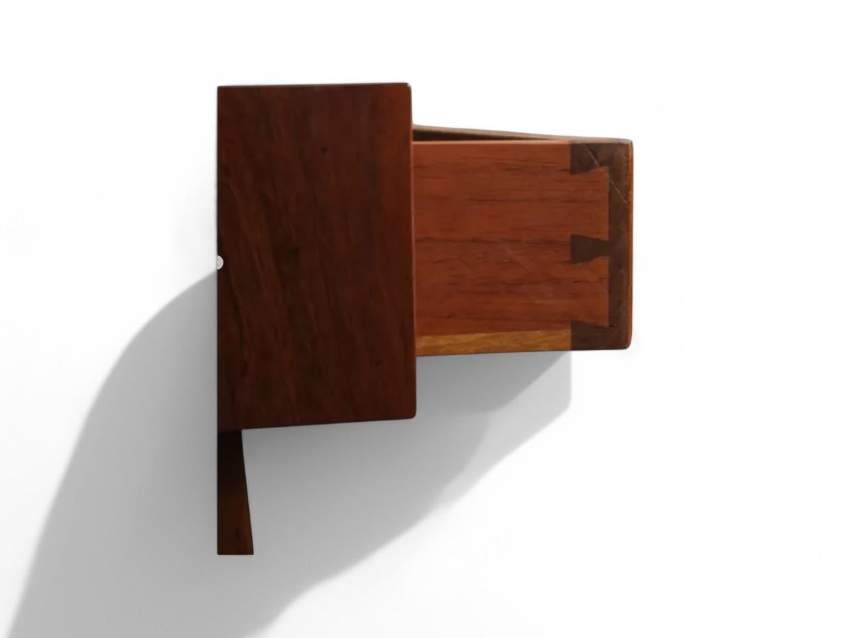 Mesillas de noche modernas brasileñas con cajón en madera dura, Tepperman, años 50, Brasil 2
