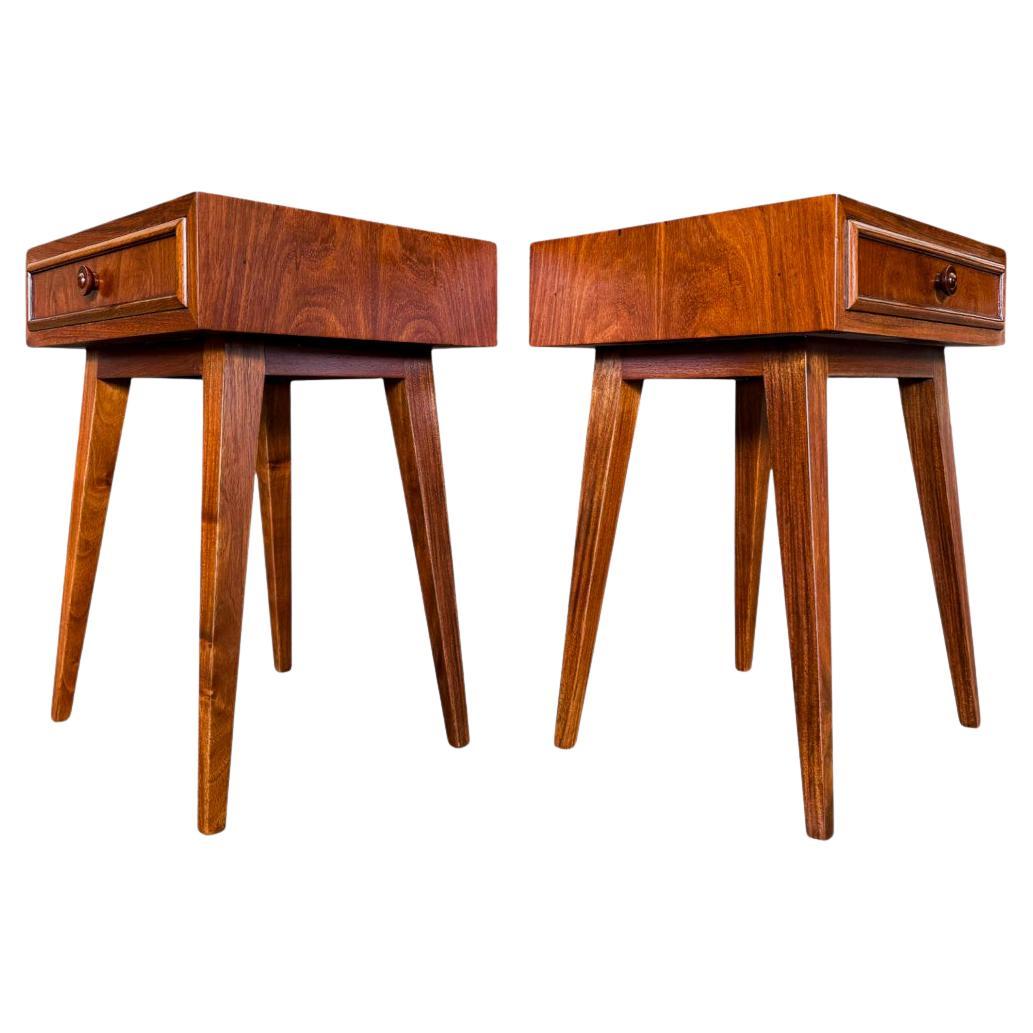 Hand-Crafted Tables d'appoint