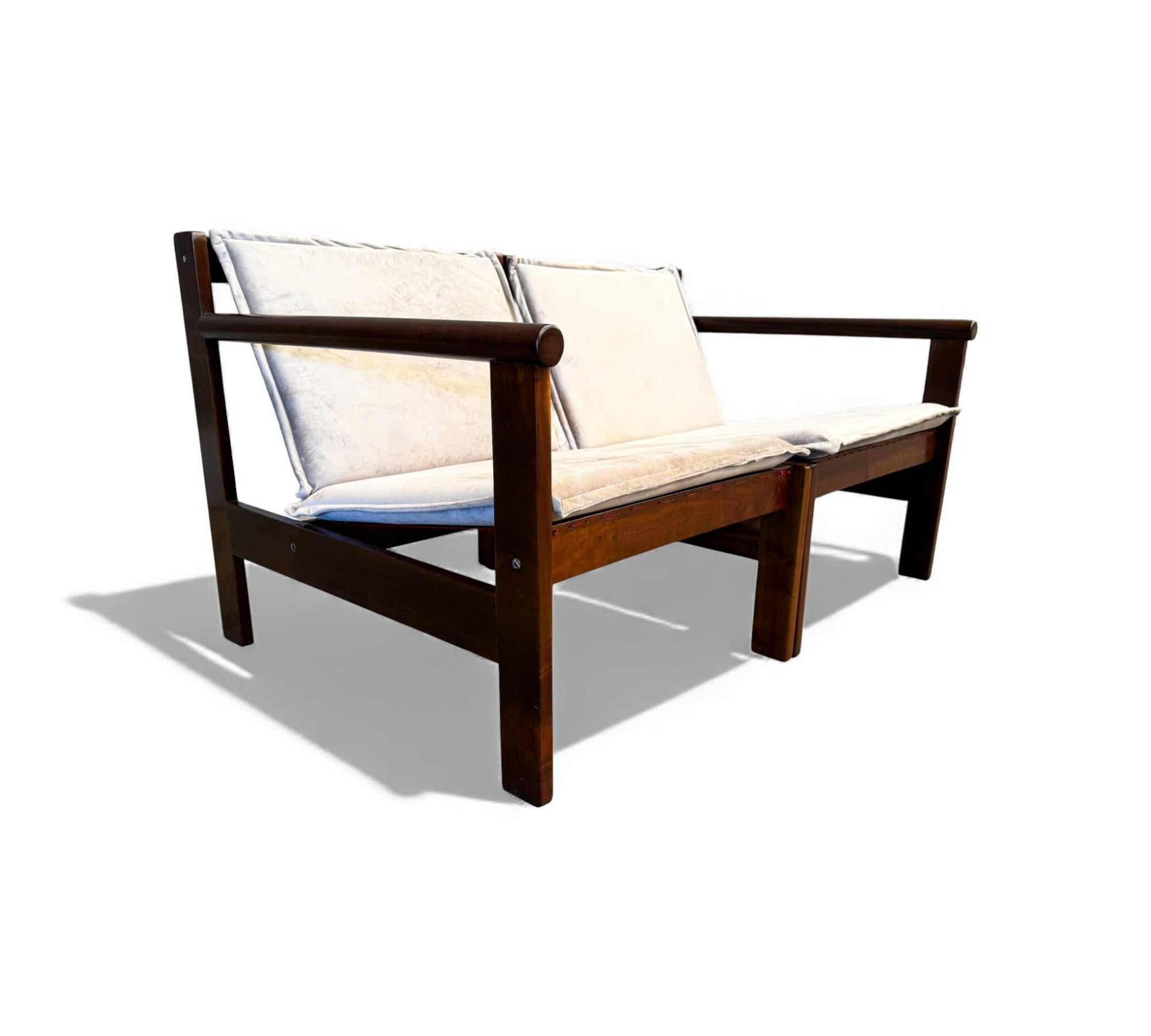 Mid-Century Modern Causeuse brésilienne moderne 