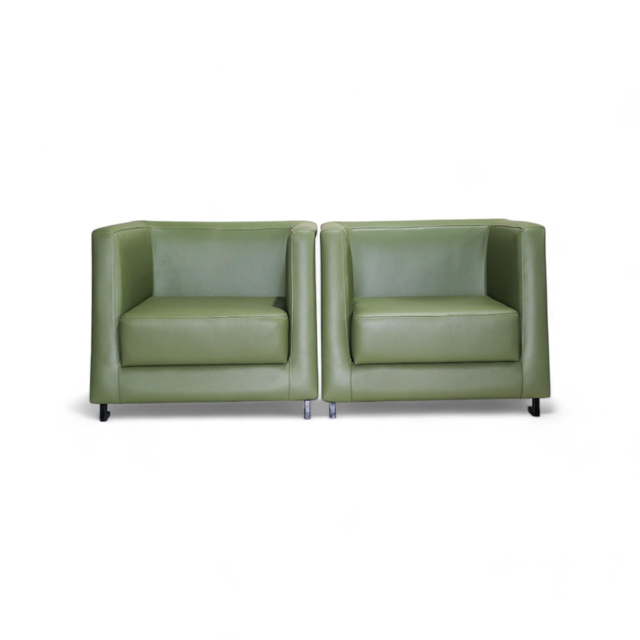 Metalwork Brazilian Modern Pair of Armchairs in Green Leather, Geraldo de Barros, c. 1970s For Sale
