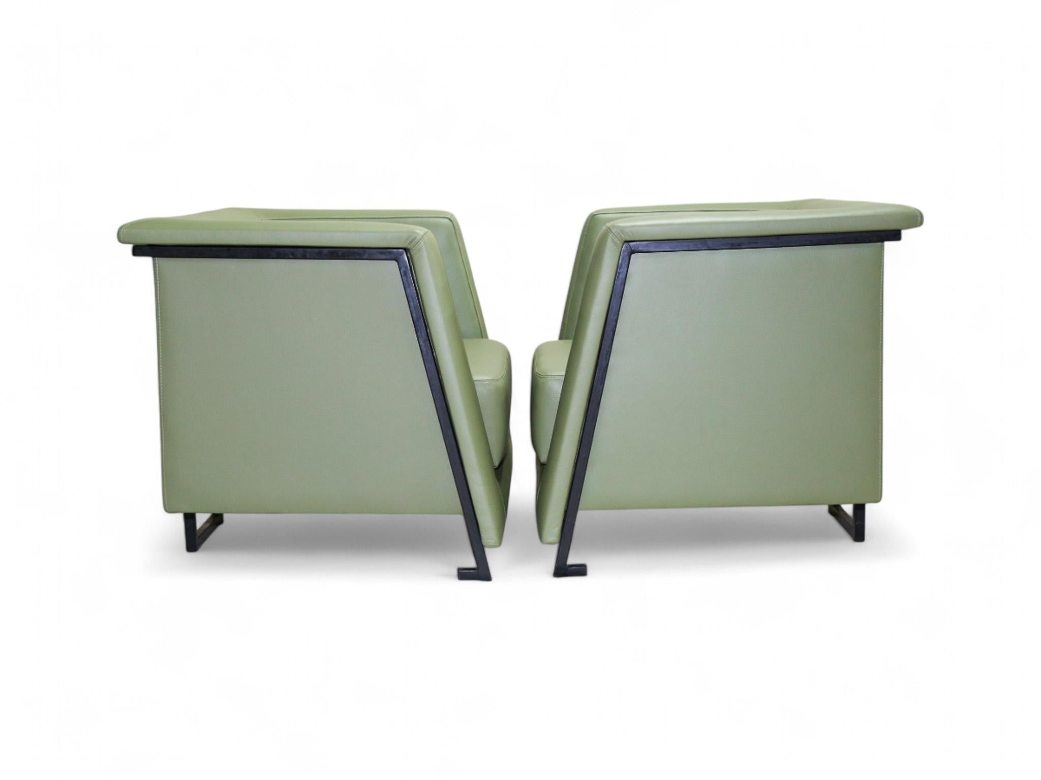 20th Century Brazilian Modern Pair of Armchairs in Green Leather, Geraldo de Barros, c. 1970s For Sale