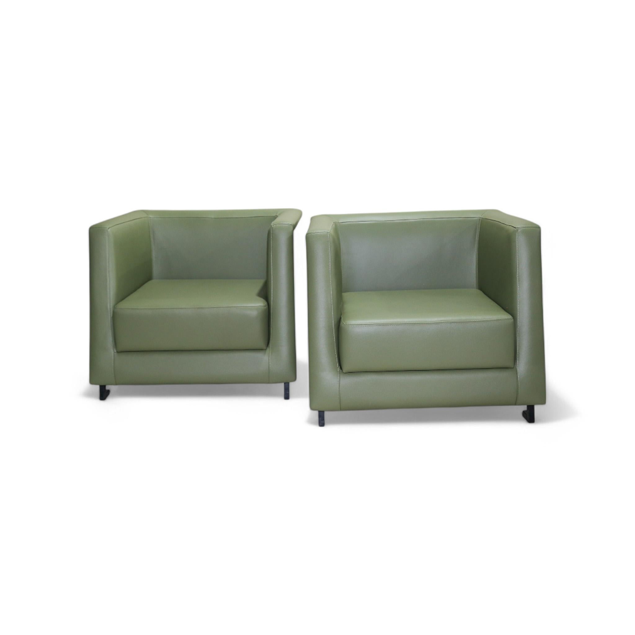 Brazilian Modern Pair of Armchairs in Green Leather, Geraldo de Barros, c. 1970s For Sale 1