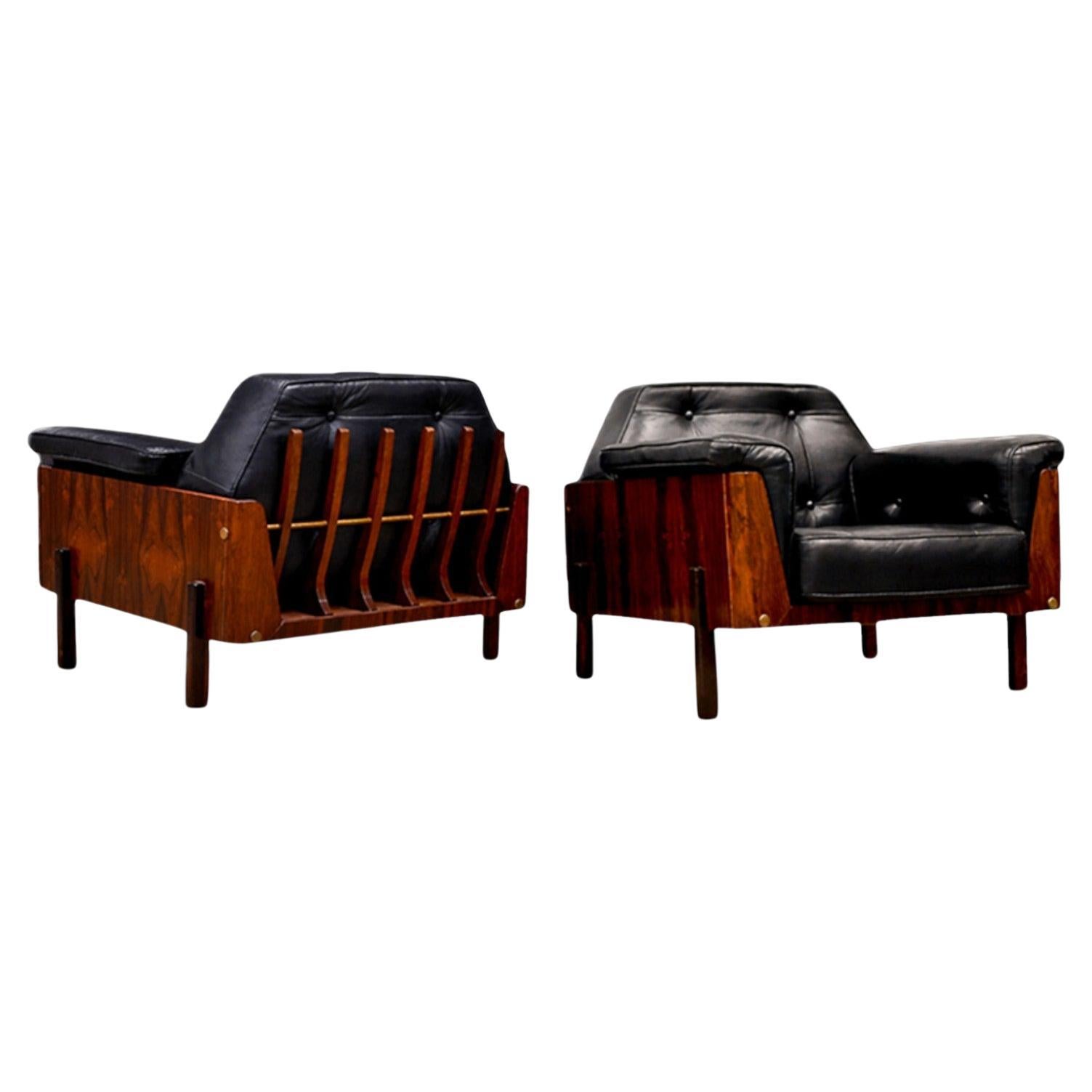 Paire de fauteuils modernes brésiliens en bois dur et cuir noir, Bertomeu, années 1960