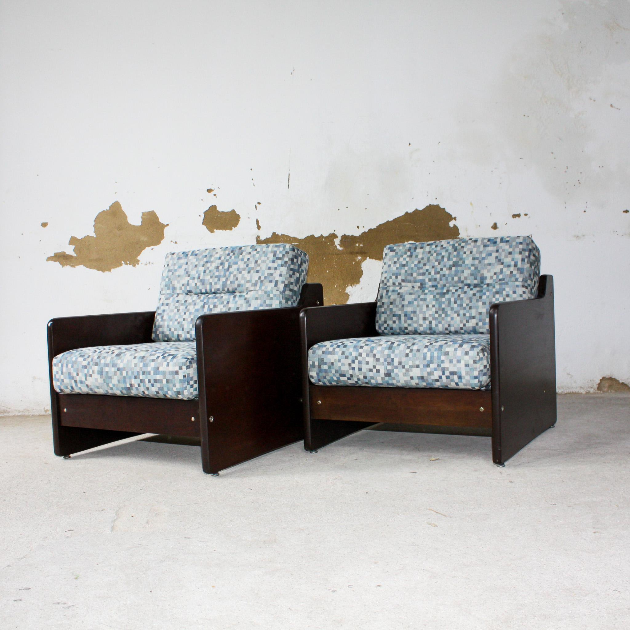 Brazilian Modern Pair of Armchairs in Wood & Fabric, Geraldo de Barros, 1970s For Sale 3