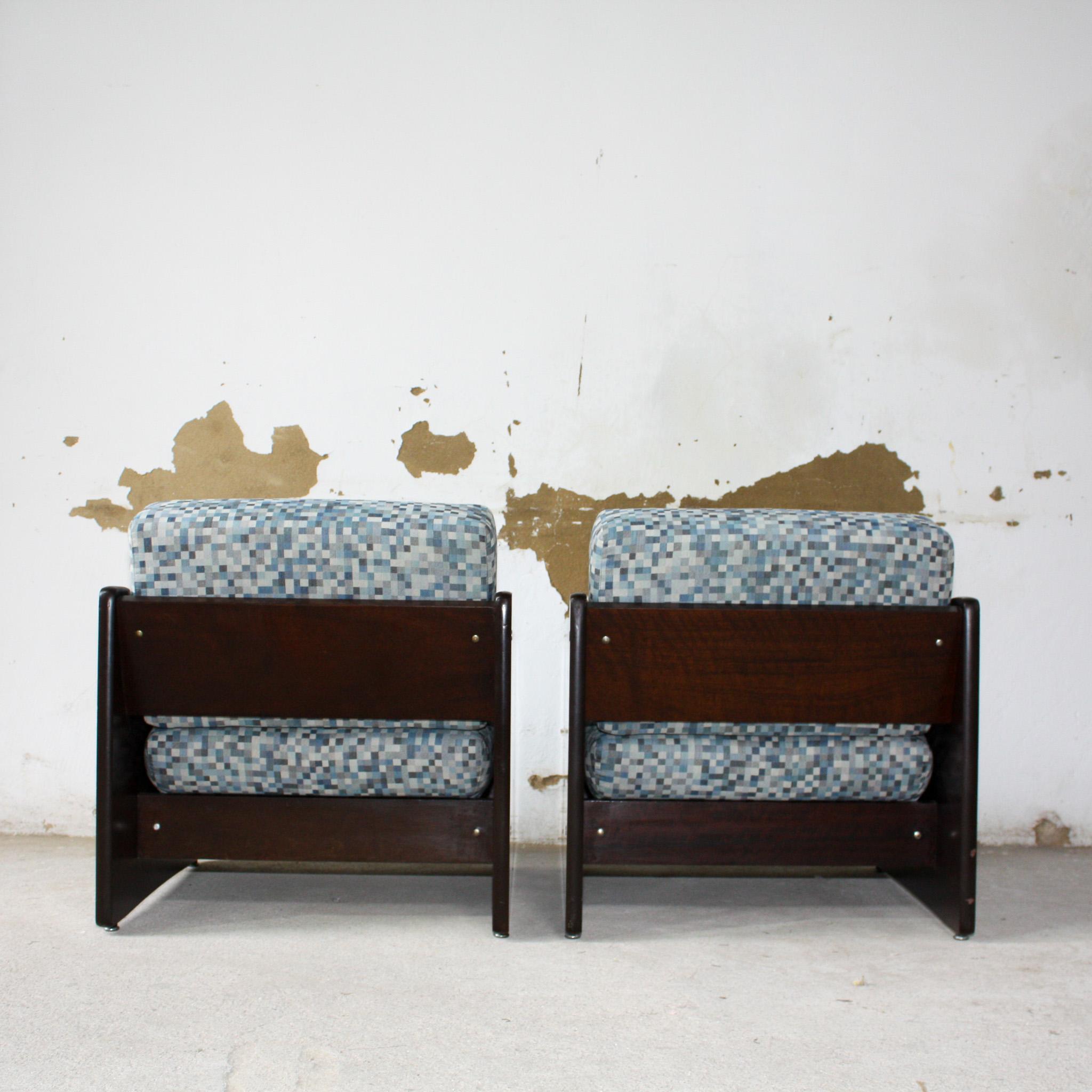 Brazilian Modern Pair of Armchairs in Wood & Fabric, Geraldo de Barros, 1970s For Sale 5
