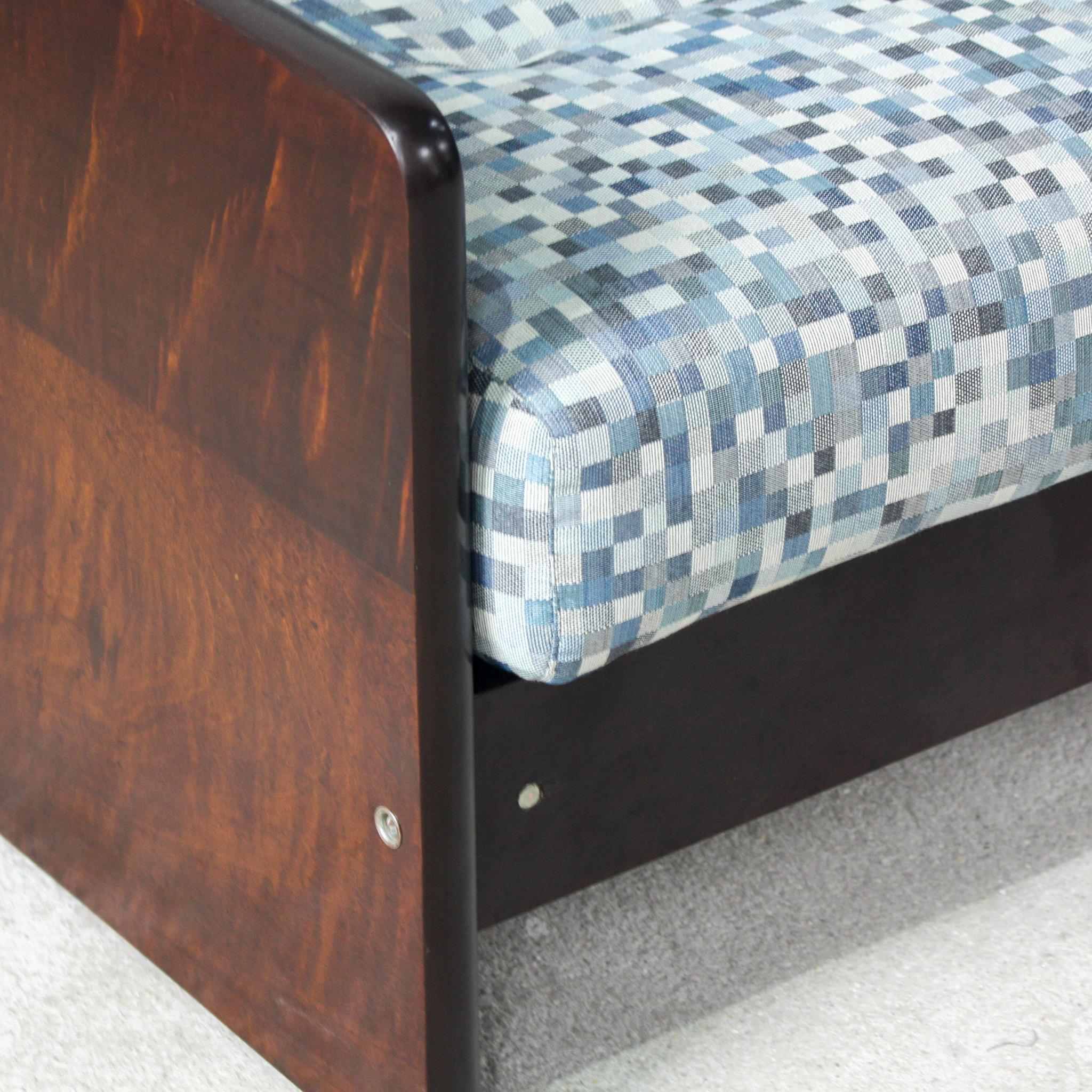 Brazilian Modern Pair of Armchairs in Wood & Fabric, Geraldo de Barros, 1970s For Sale 1