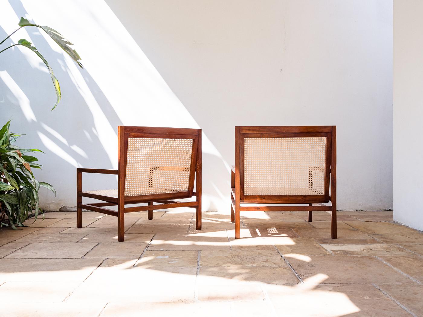 Brazilian Modern Pair of Cane Lounge Chairs by Joaquim Tenreiro, Early 1960s 4