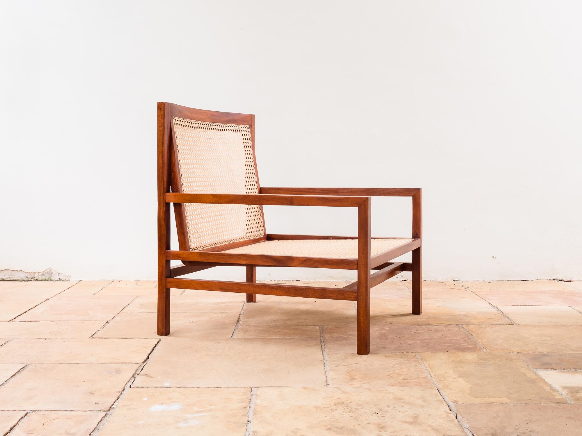 Brazilian Modern Pair of Cane Lounge Chairs by Joaquim Tenreiro, Early 1960s 7