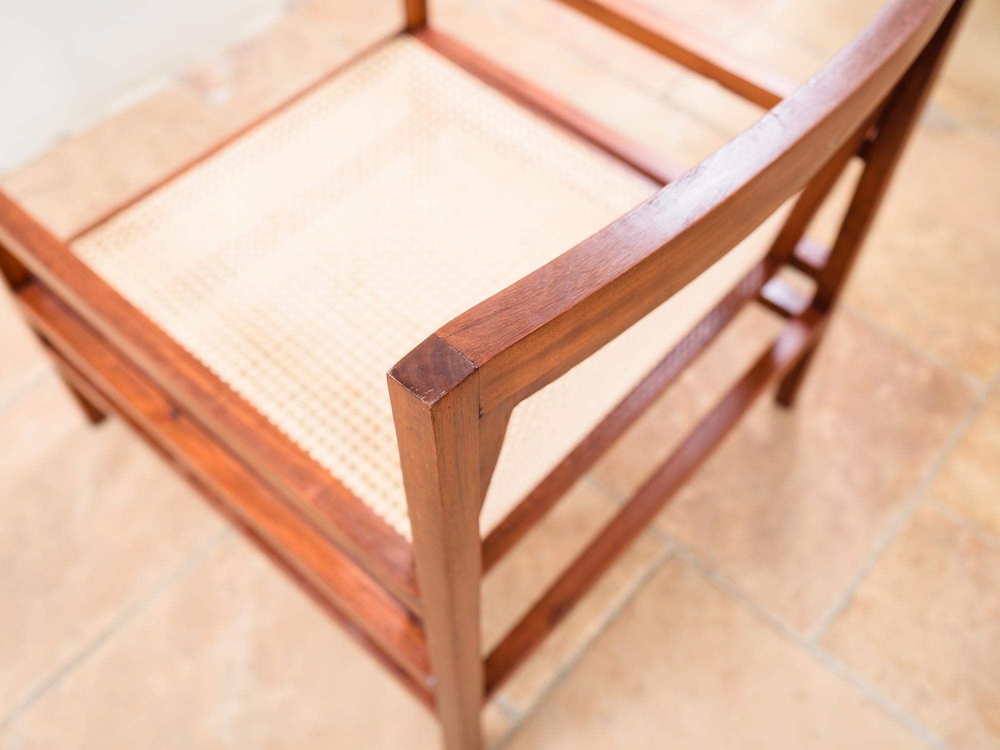 Brazilian Modern Pair of Cane Lounge Chairs by Joaquim Tenreiro, Early 1960s 13