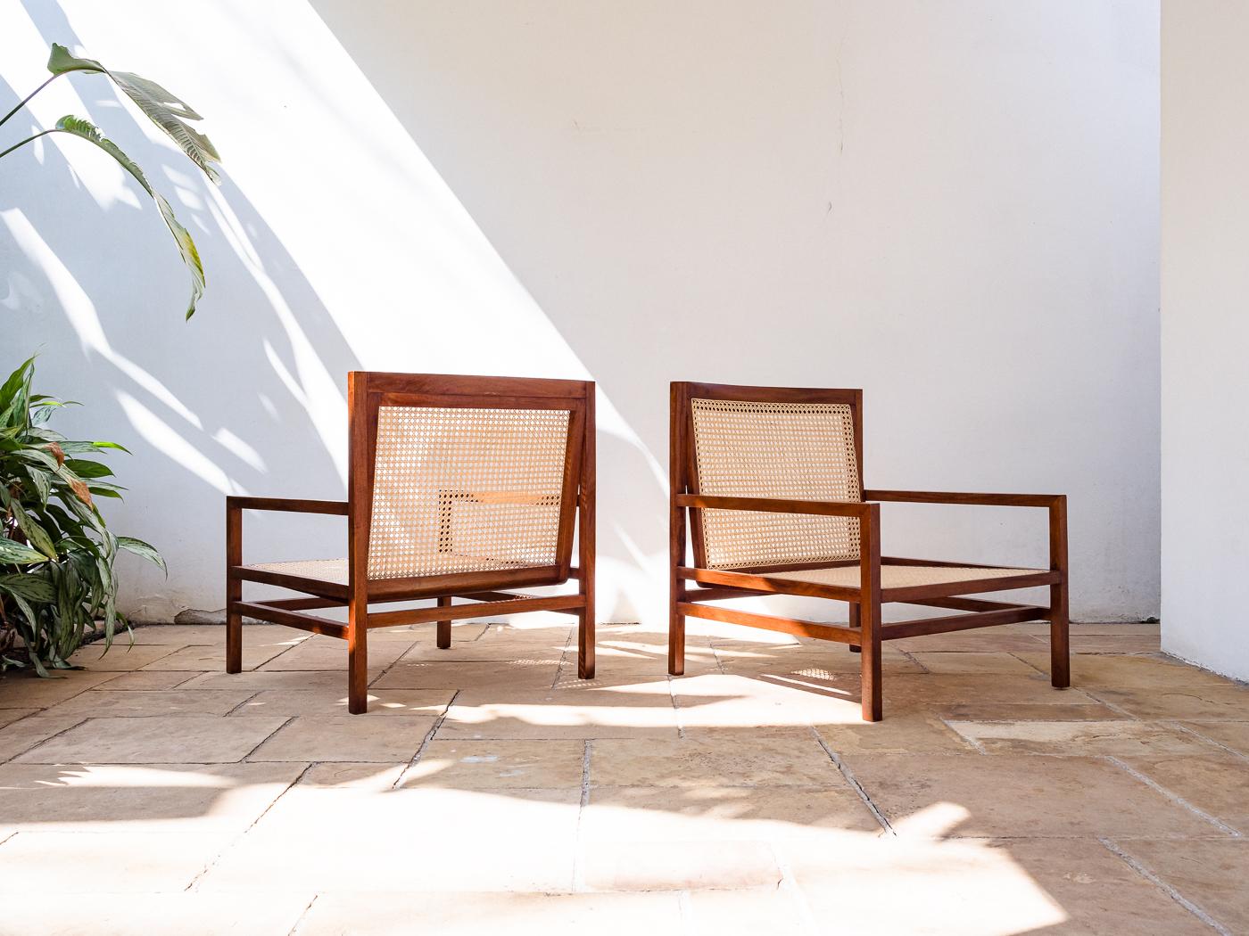 Brazilian Modern Pair of Cane Lounge Chairs by Joaquim Tenreiro, Early 1960s 3