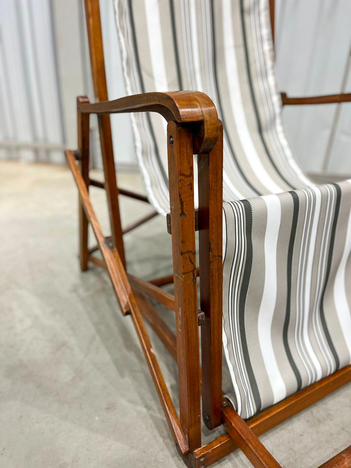 Paire de chaises longues modernes brésiliennes en bois dur et tissu par Lucio Costa 1950 en vente 10