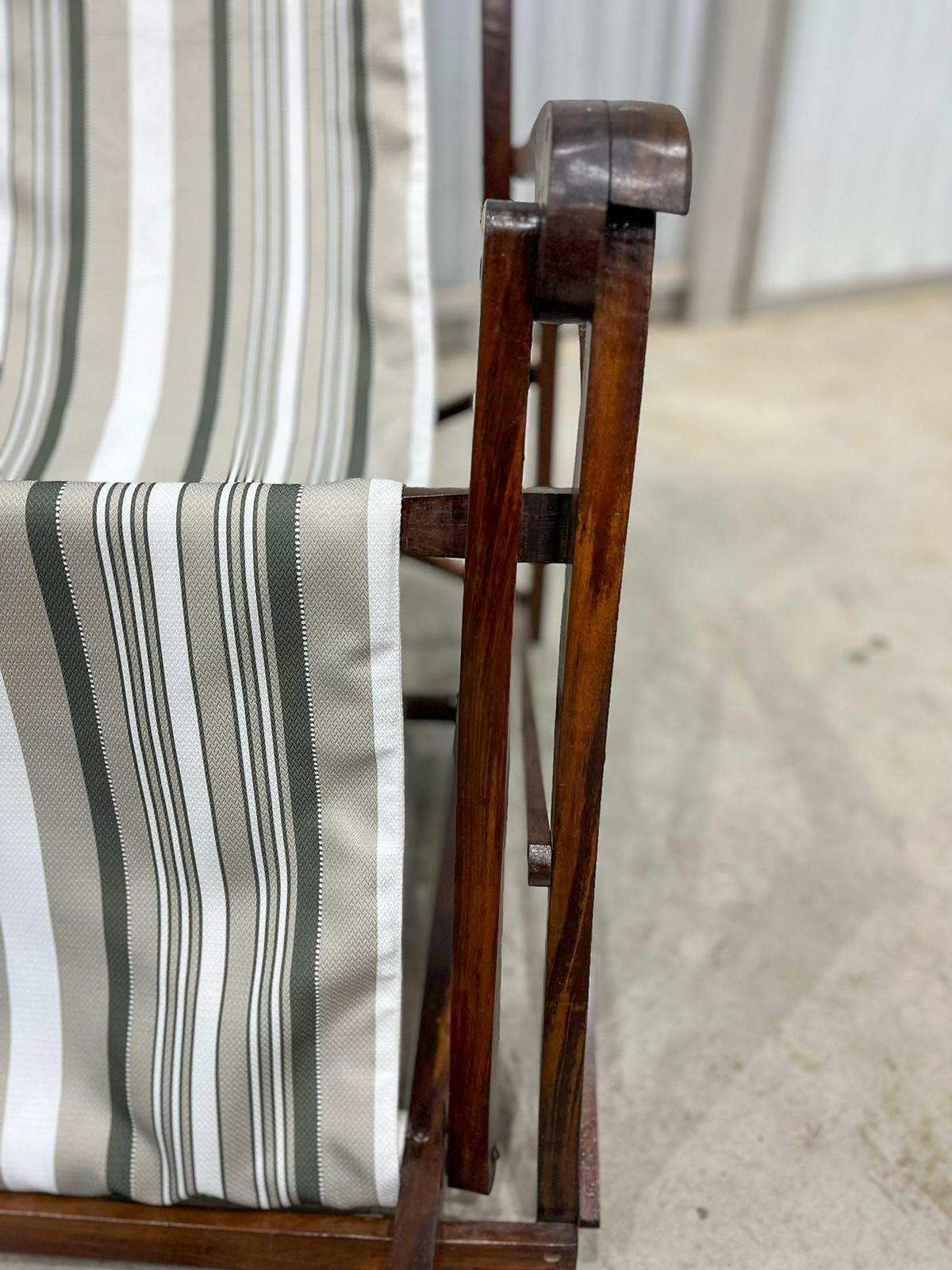 Paire de chaises longues modernes brésiliennes en bois dur et tissu par Lucio Costa 1950 en vente 12