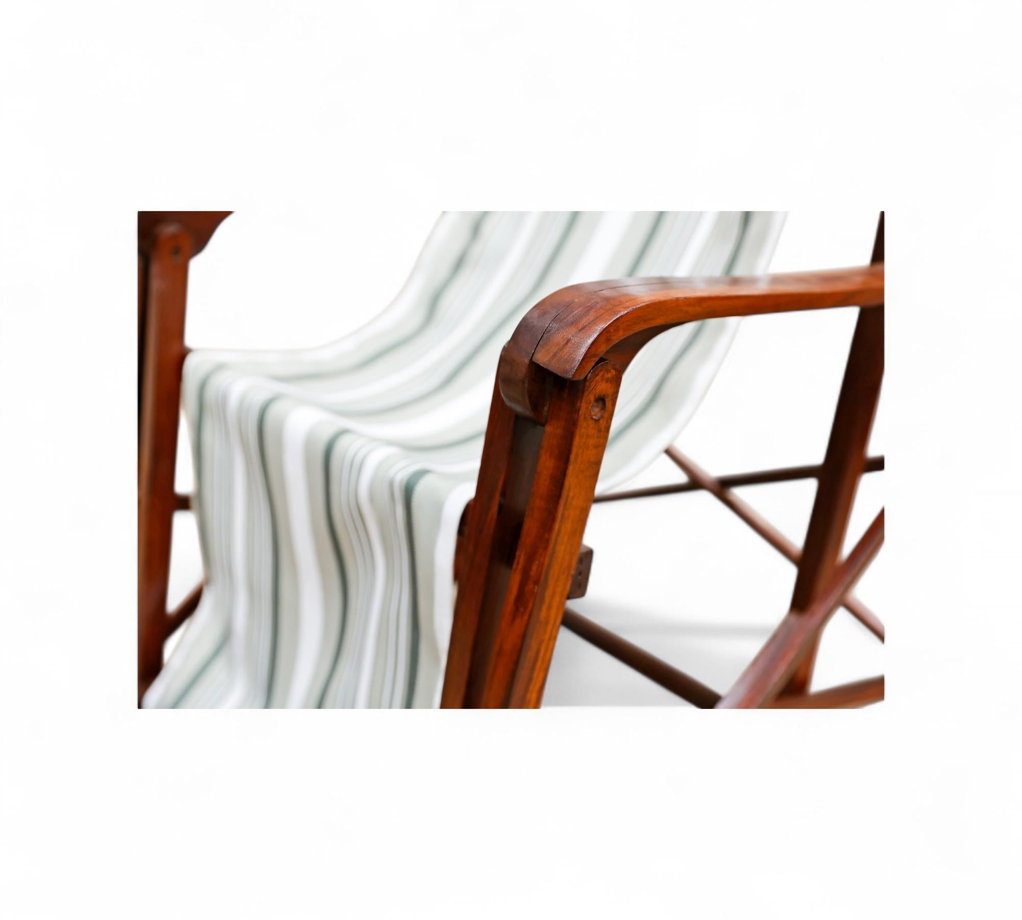 Brazilian Modern Pair of Chaise Lounges in Hardwood & Fabric by Lucio Costa 1950 For Sale 2