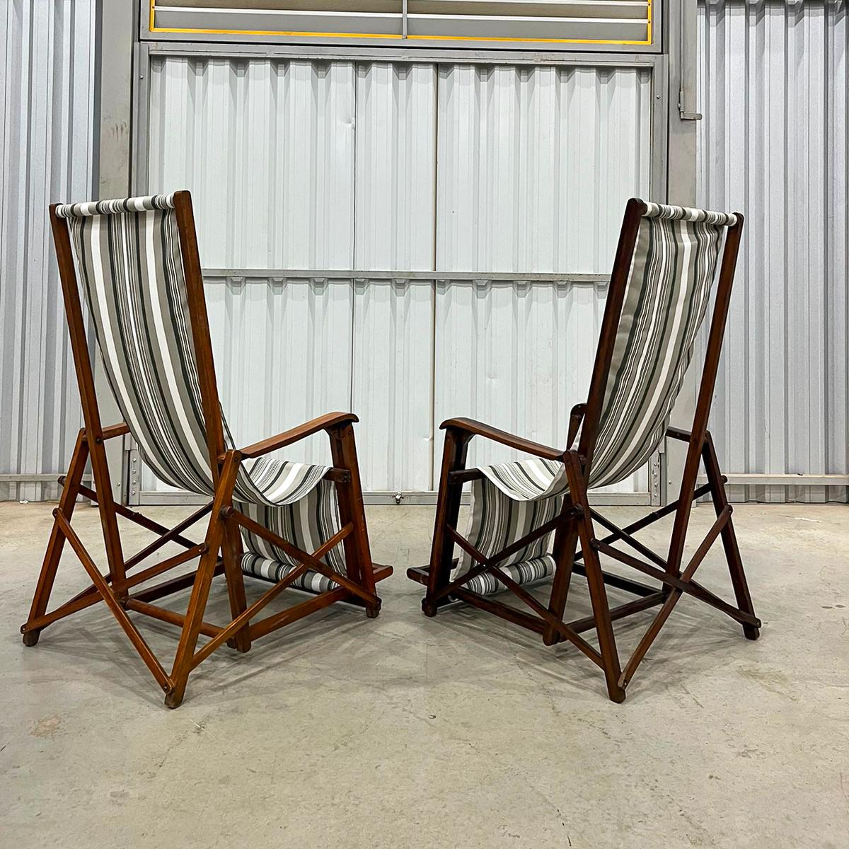 Paire de chaises longues modernes brésiliennes en bois dur et tissu par Lucio Costa 1950 en vente 1