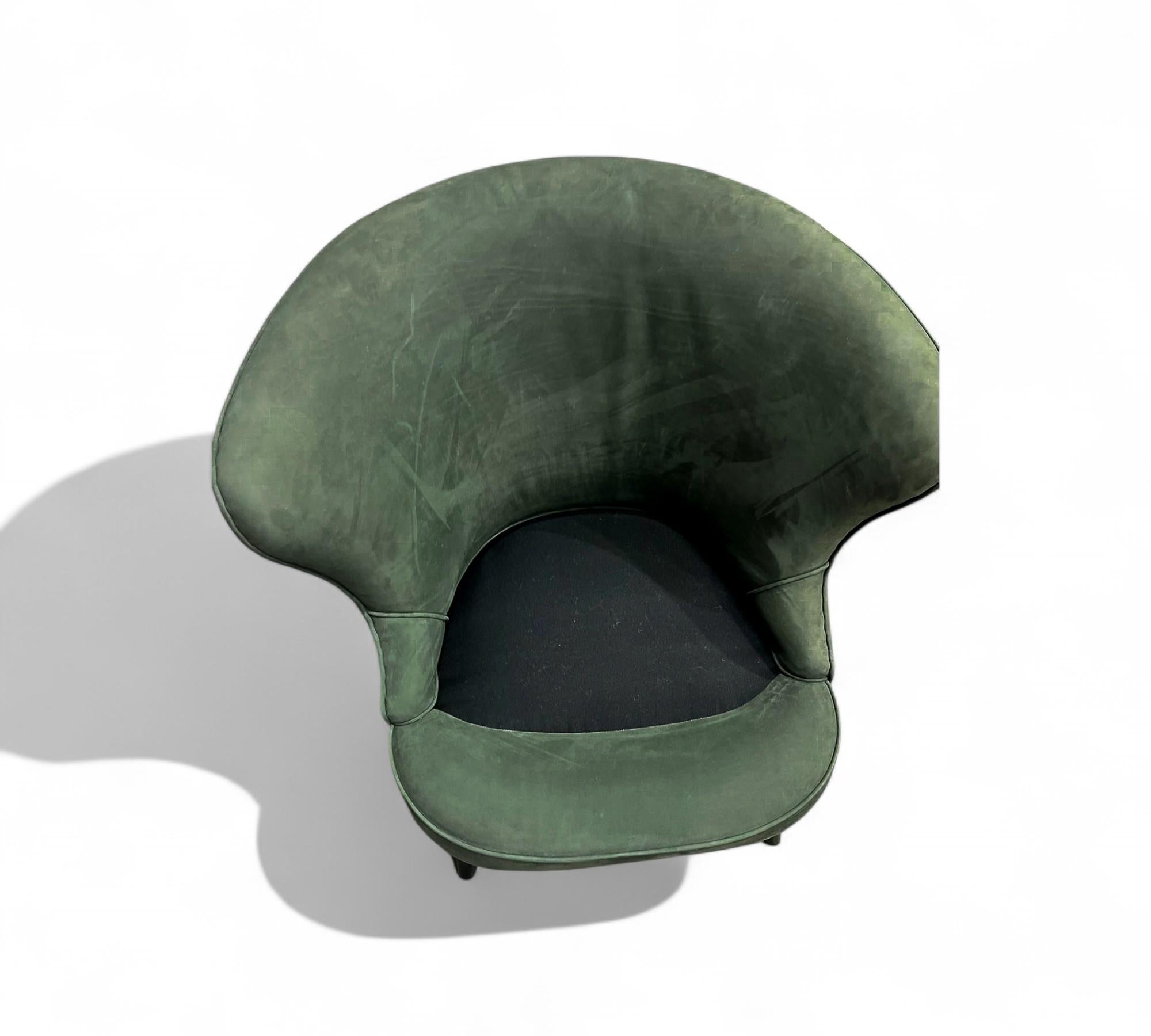 Paire de fauteuils Concha modernes brésiliens en daim vert, Joaquim Tenreiro, 1960 en vente 3