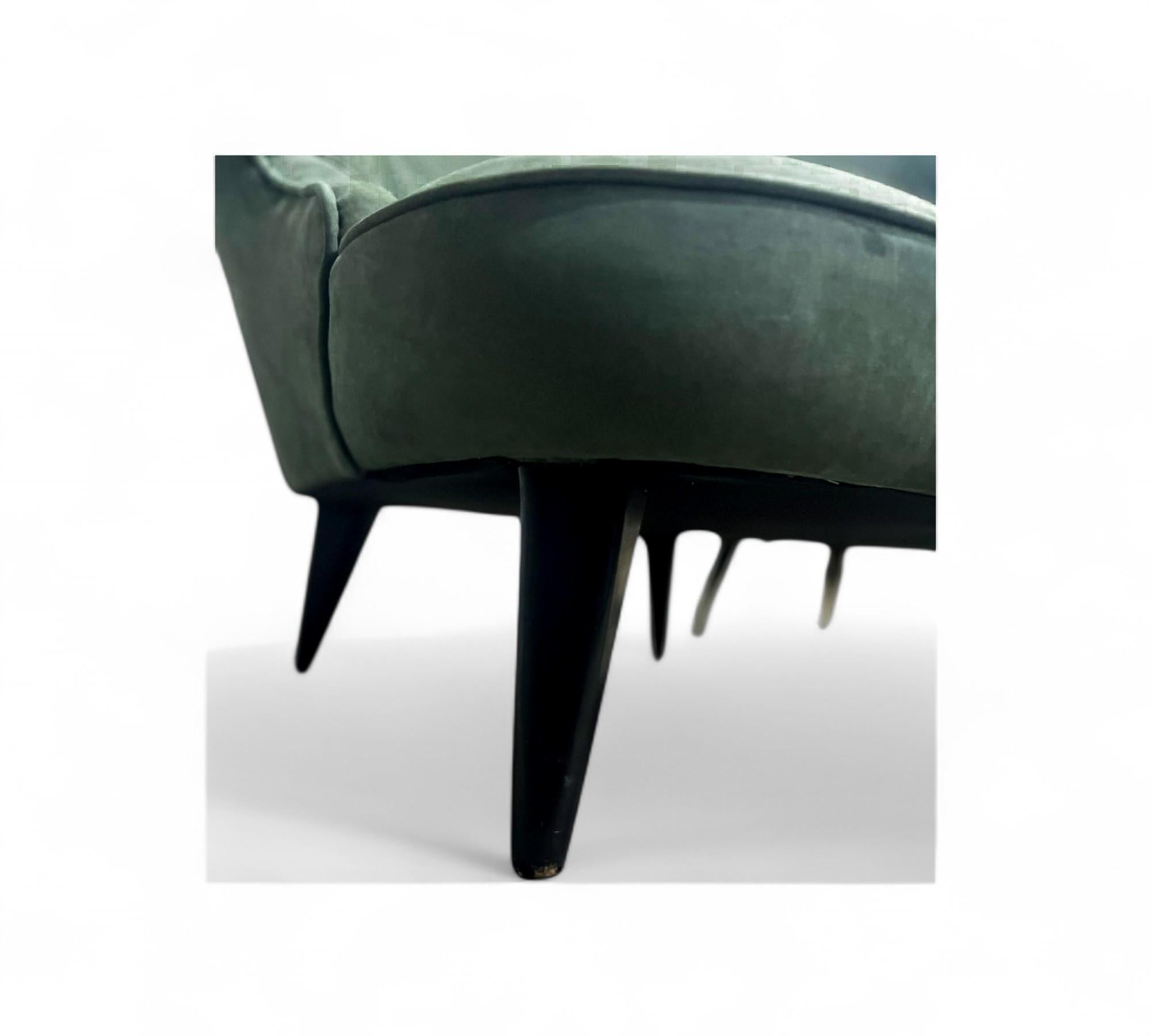 Paire de fauteuils Concha modernes brésiliens en daim vert, Joaquim Tenreiro, 1960 en vente 4