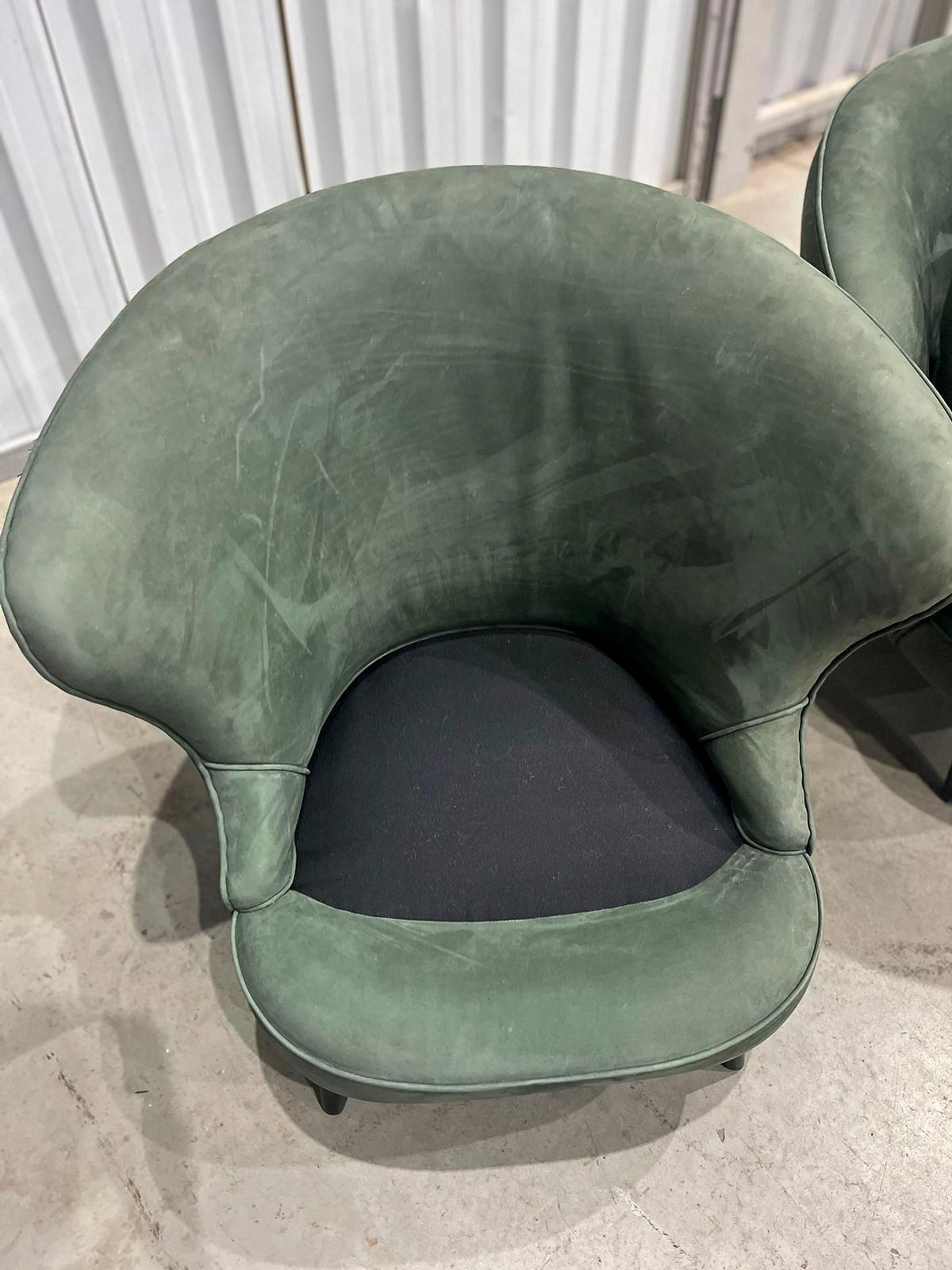 Brazilian Modern Pair of Concha Armchairs in Green Suede, Joaquim Tenreiro, 1960 For Sale 5