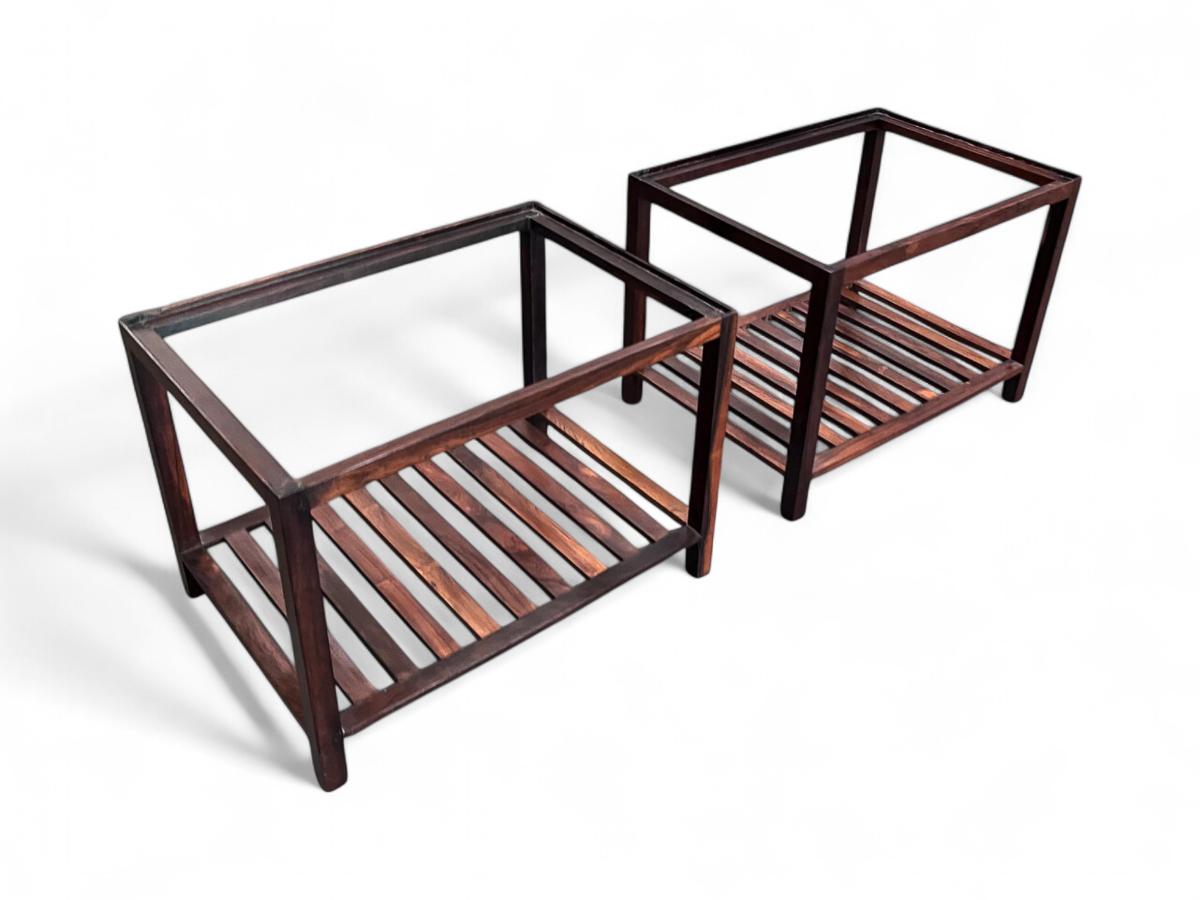 Pareja de mesas auxiliares modernas brasileñas de madera noble y cristal, Fátima, c. 1960 siglo XX en venta
