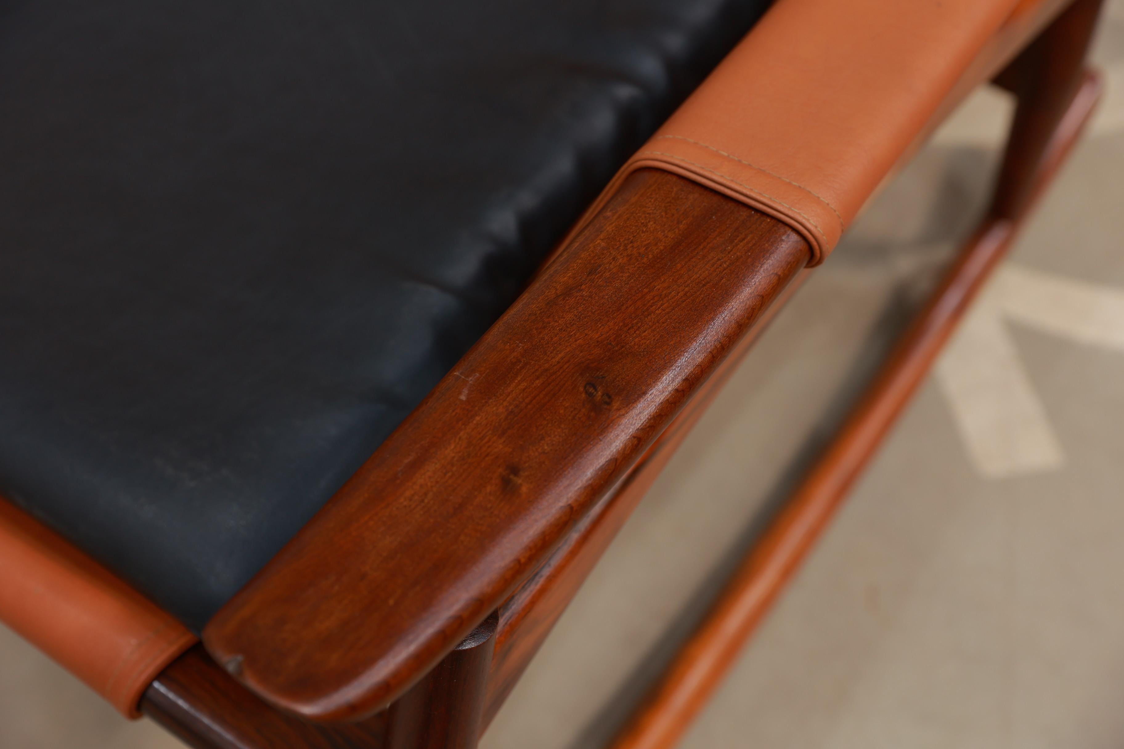 Chaise à bascule moderne brésilienne en bois de feuillus et cuir, Liceu de Artes en vente 5