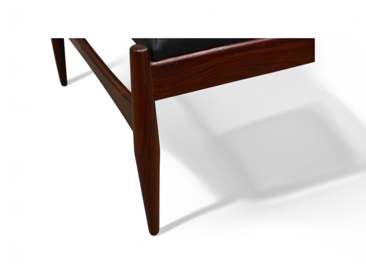 Silla mecedora y otomana modernas brasileñas de madera y cuero, Liceu de Artes en venta 1