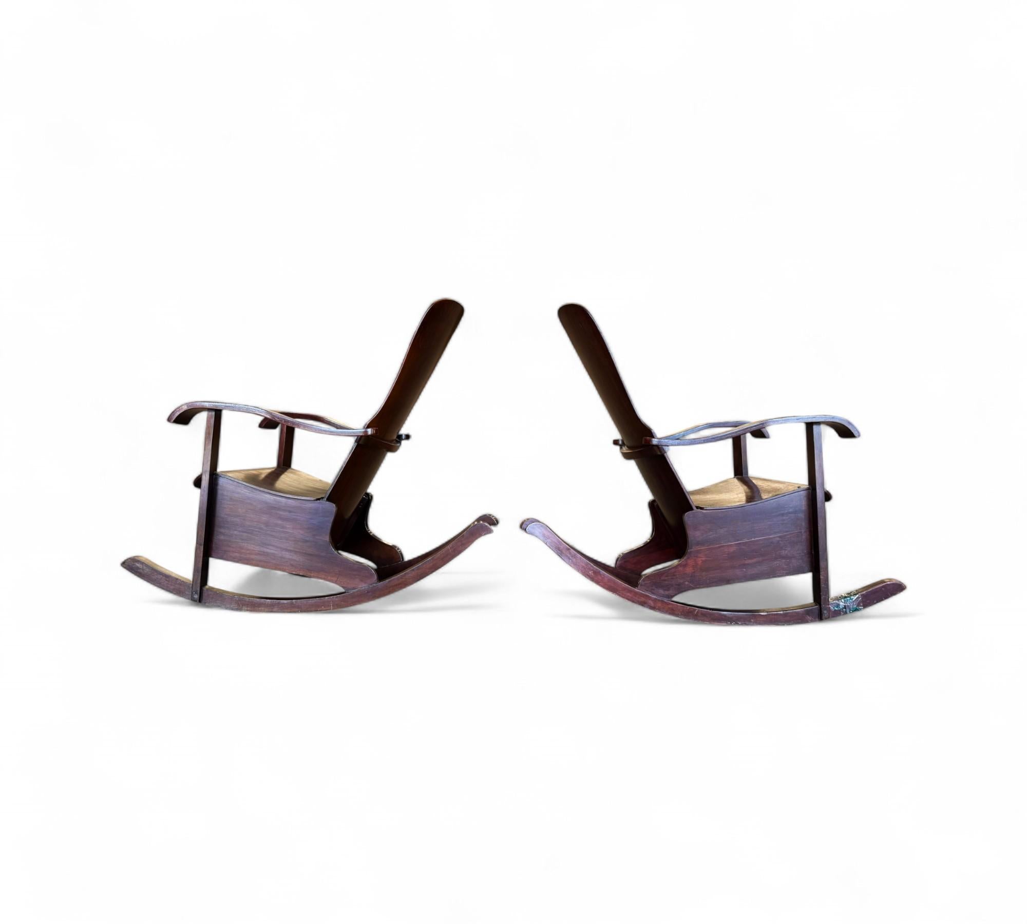 Sillas mecedoras modernas brasileñas de madera curvada, Cimo, c. 1950 siglo XX en venta