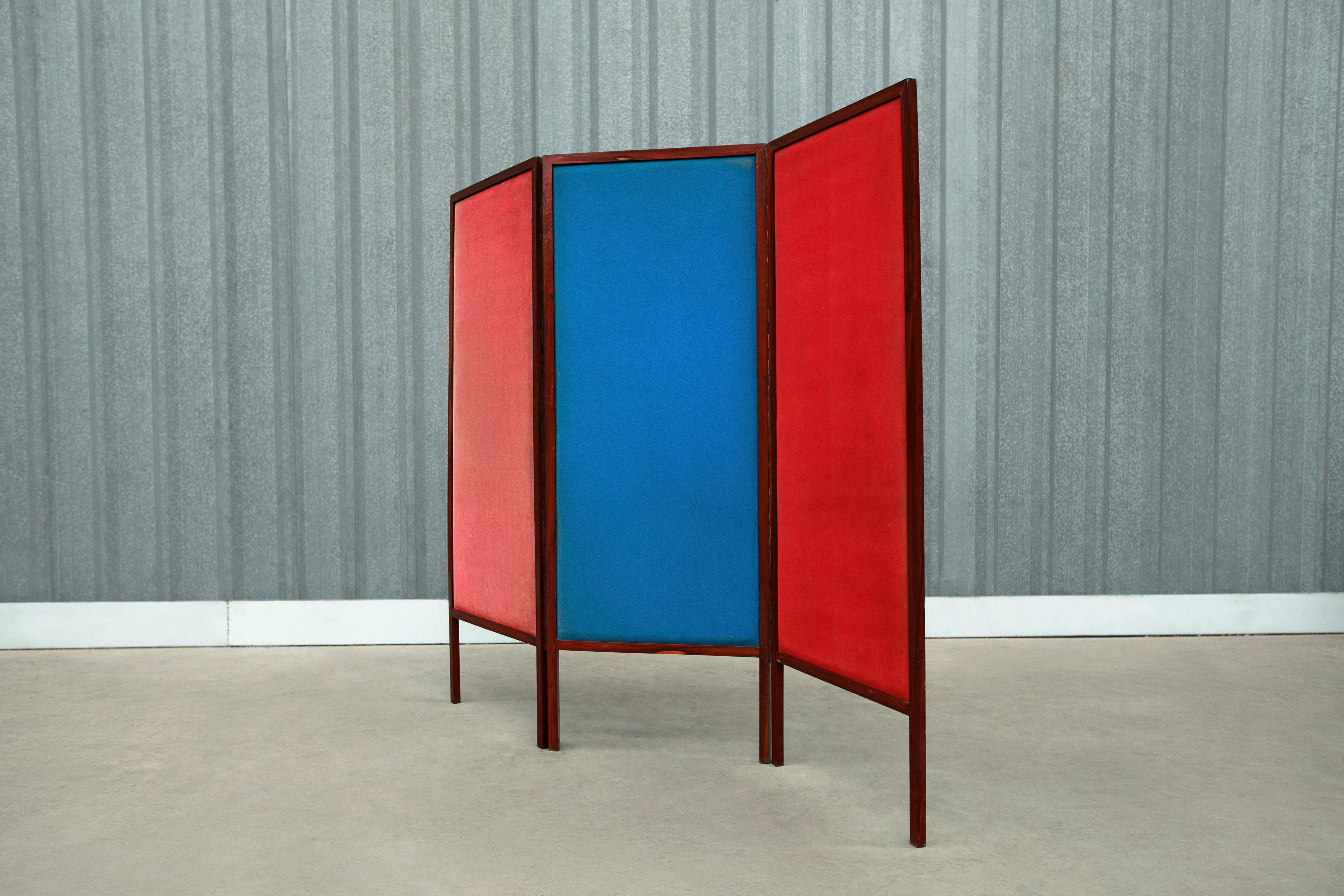 Hand-Carved Brazilian Modern Room Divider in Hardwood & Leather by Sergio Rodrigues, 1960s For Sale