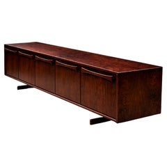 Credenza moderna brasiliana in legno duro di Novo Rumo, anni '60